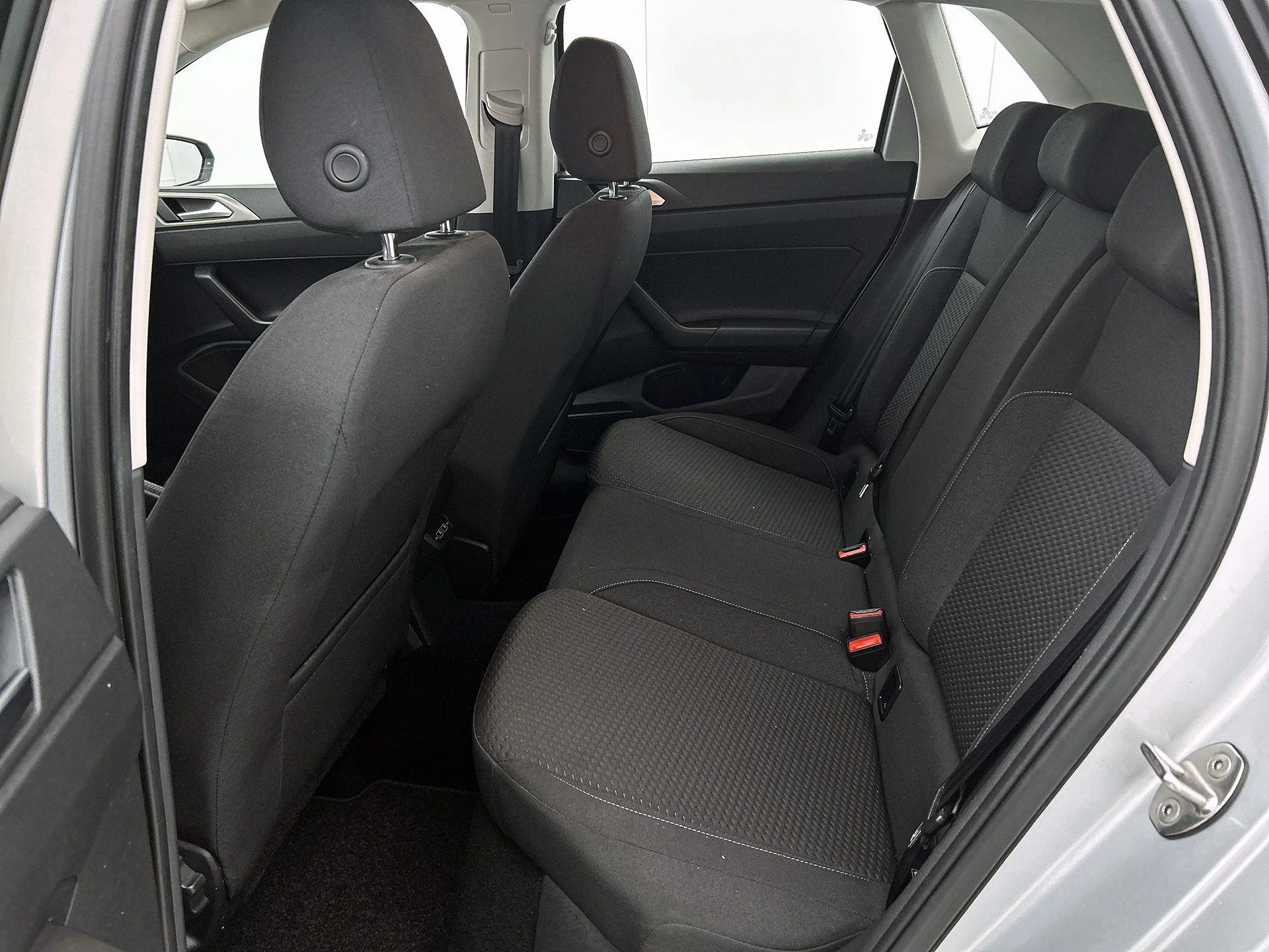 Volkswagen-Polo-image-25
