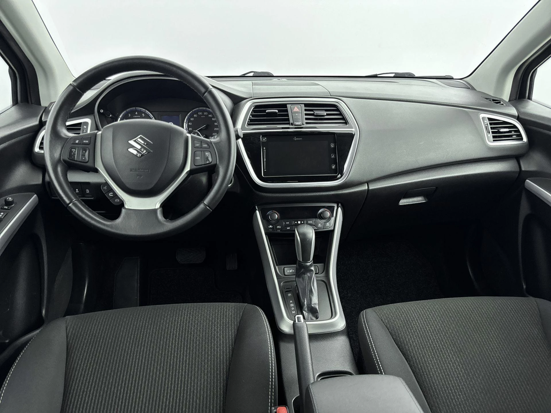 Suzuki-S-Cross-image-10