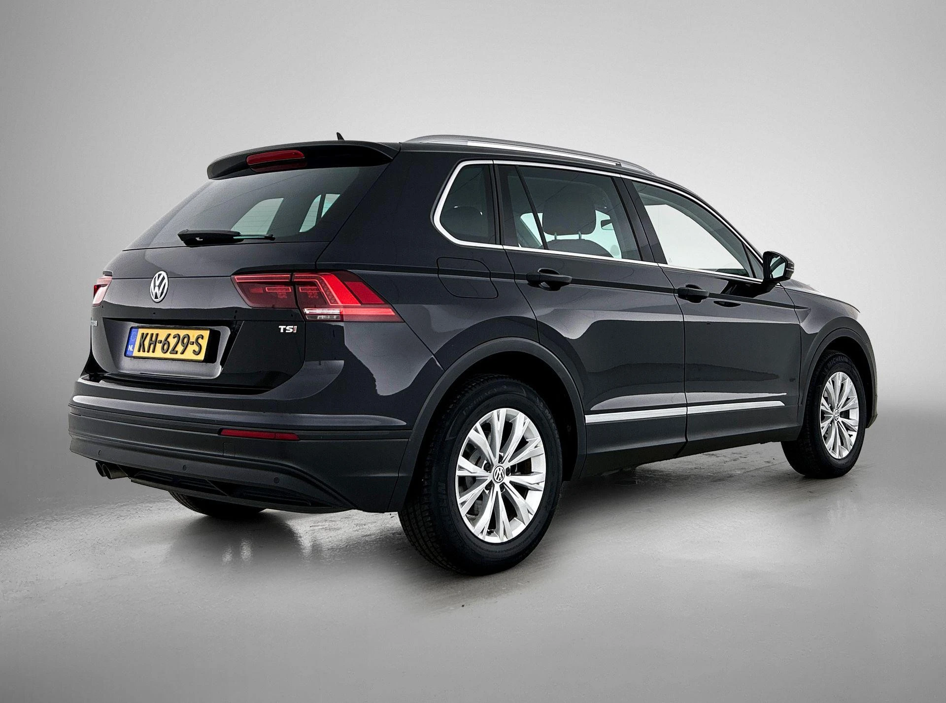 Volkswagen-Tiguan-image-3