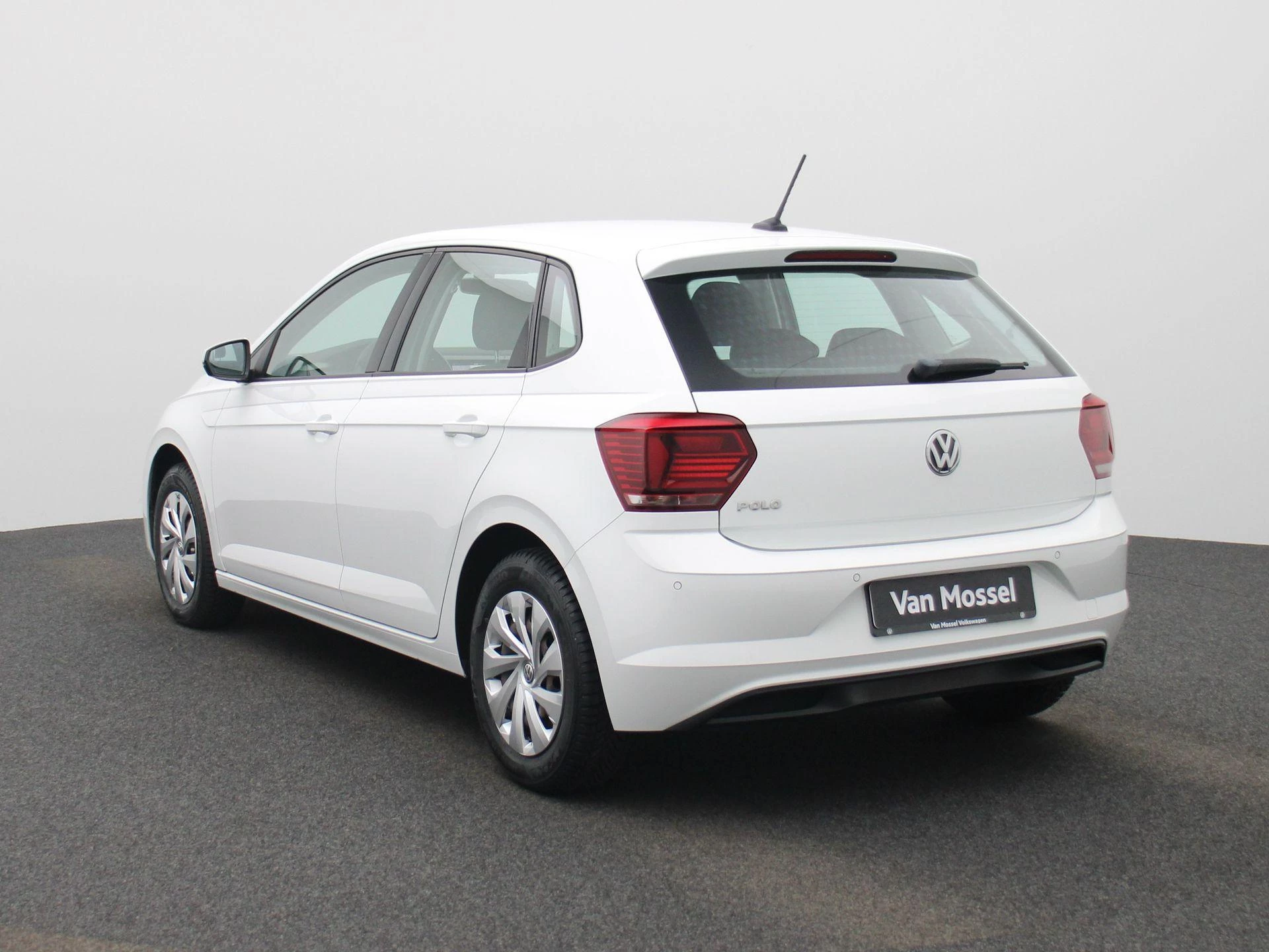 Volkswagen-Polo-image-1