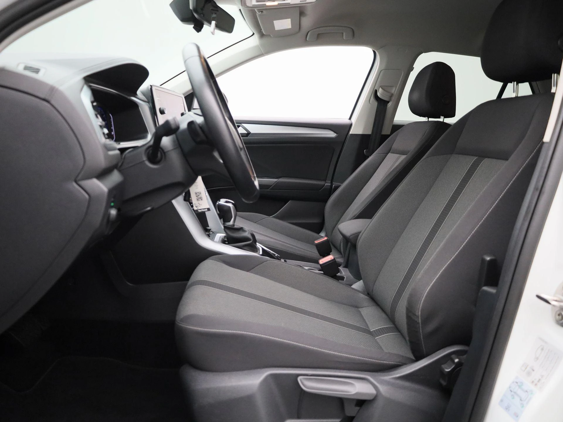 Volkswagen-T-Roc-image-9
