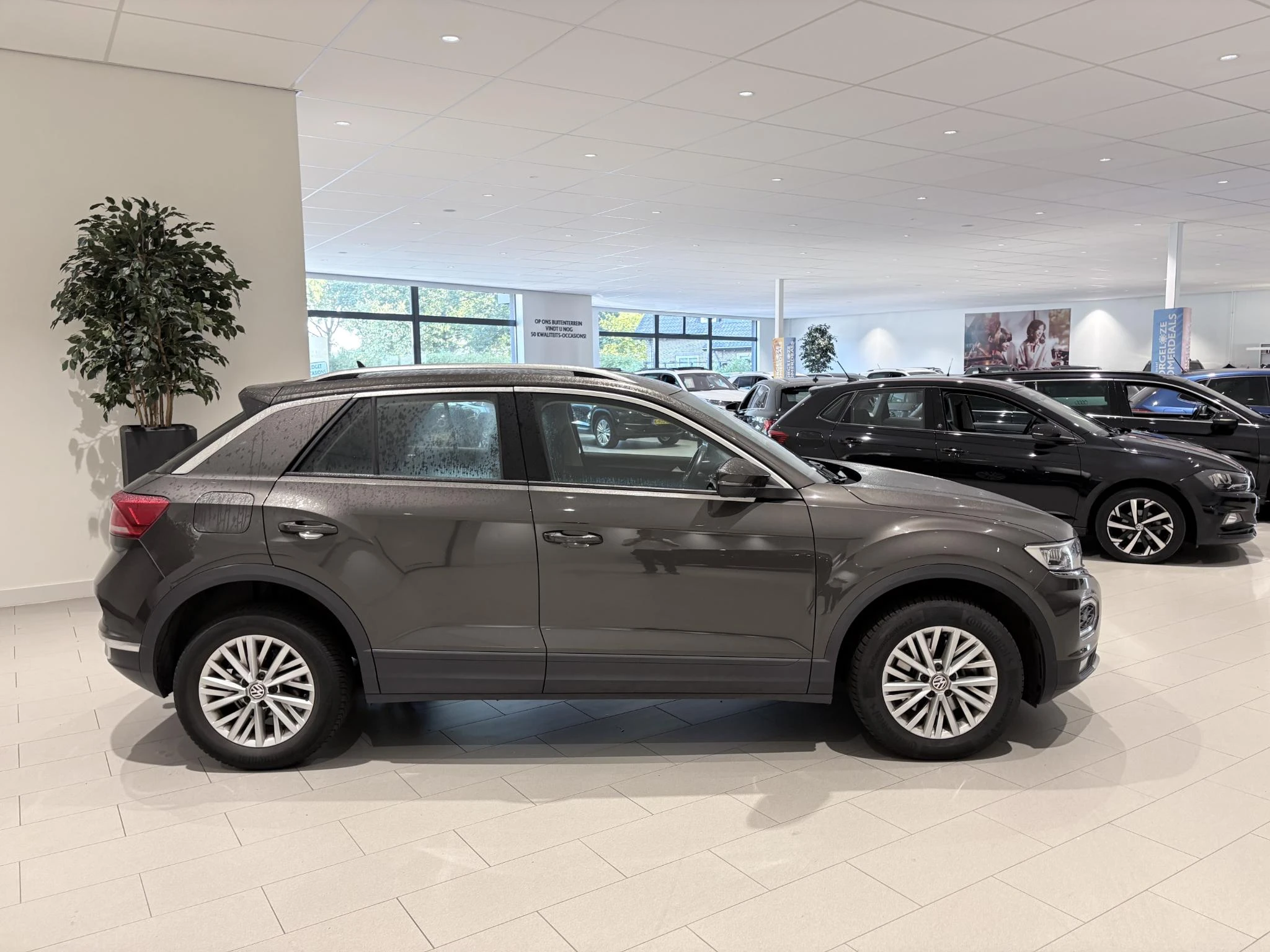 Volkswagen-T-Roc-image-4