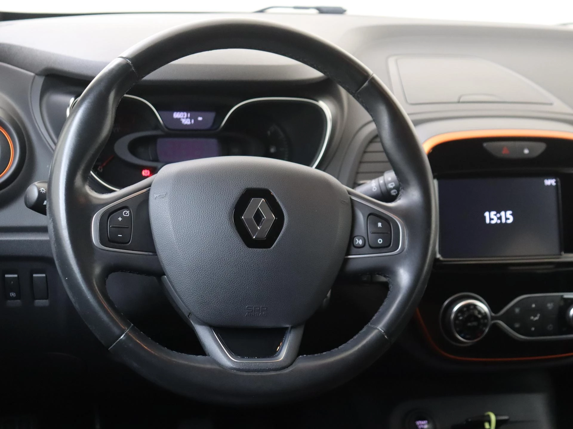 Renault-Captur-image-9