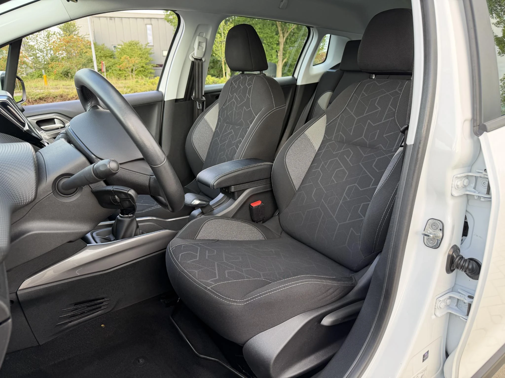 Peugeot-2008-image-1