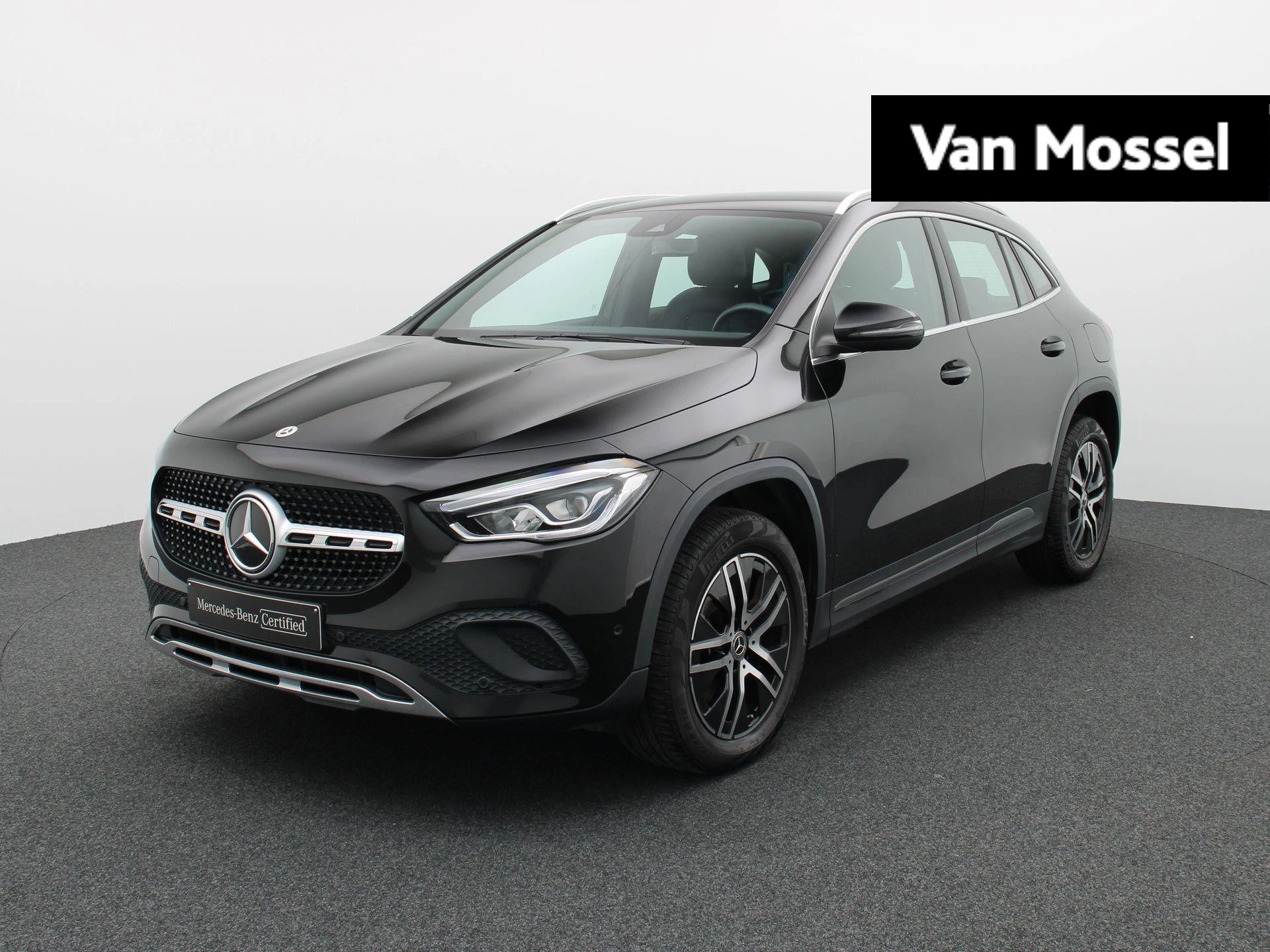 Mercedes-Benz-GLA-image-0