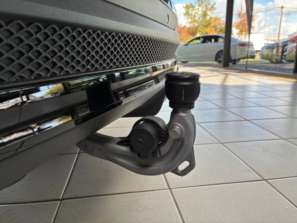 Mercedes-Benz-GLB 200-image-18