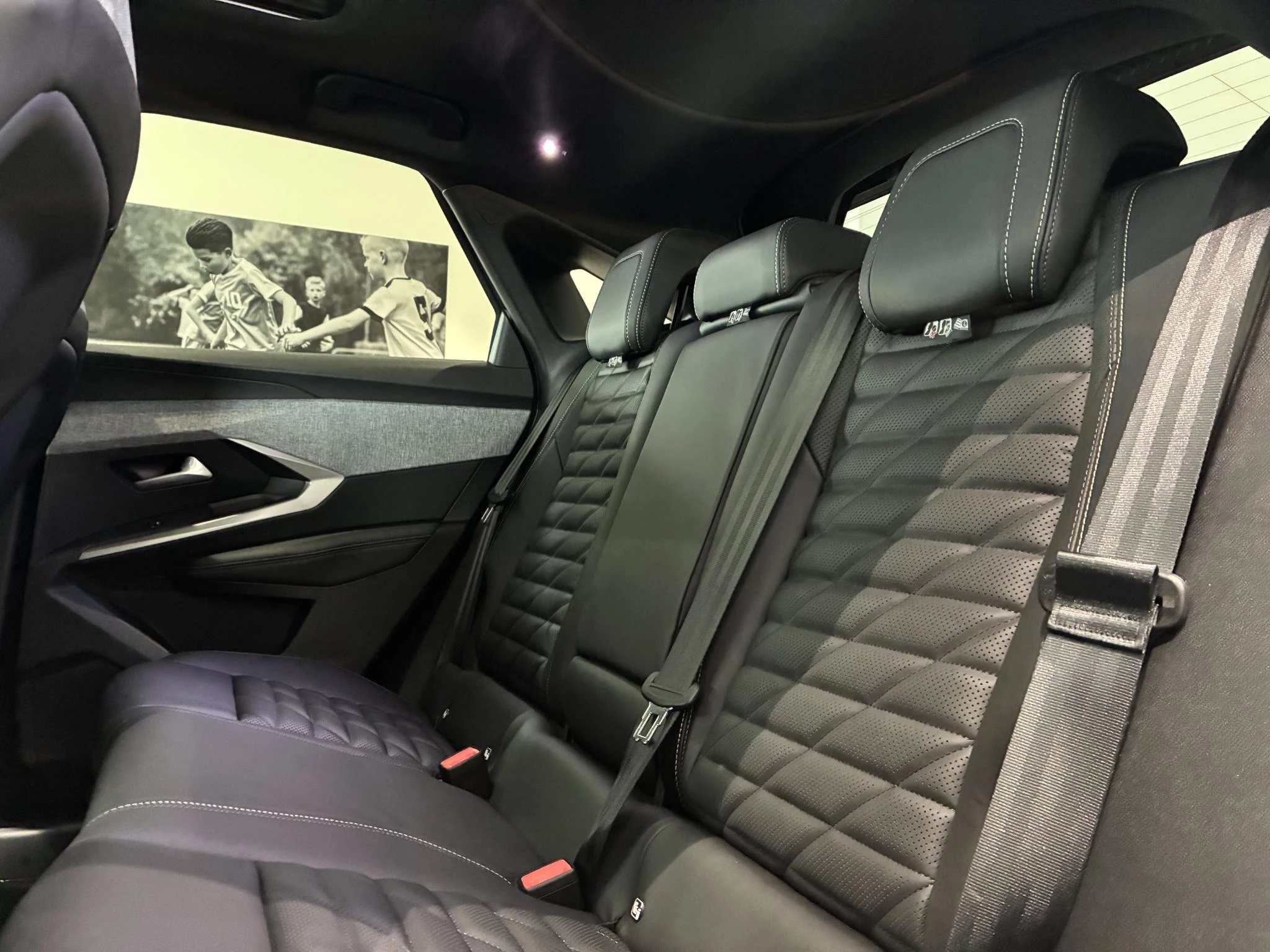 Peugeot-e-3008-image-12