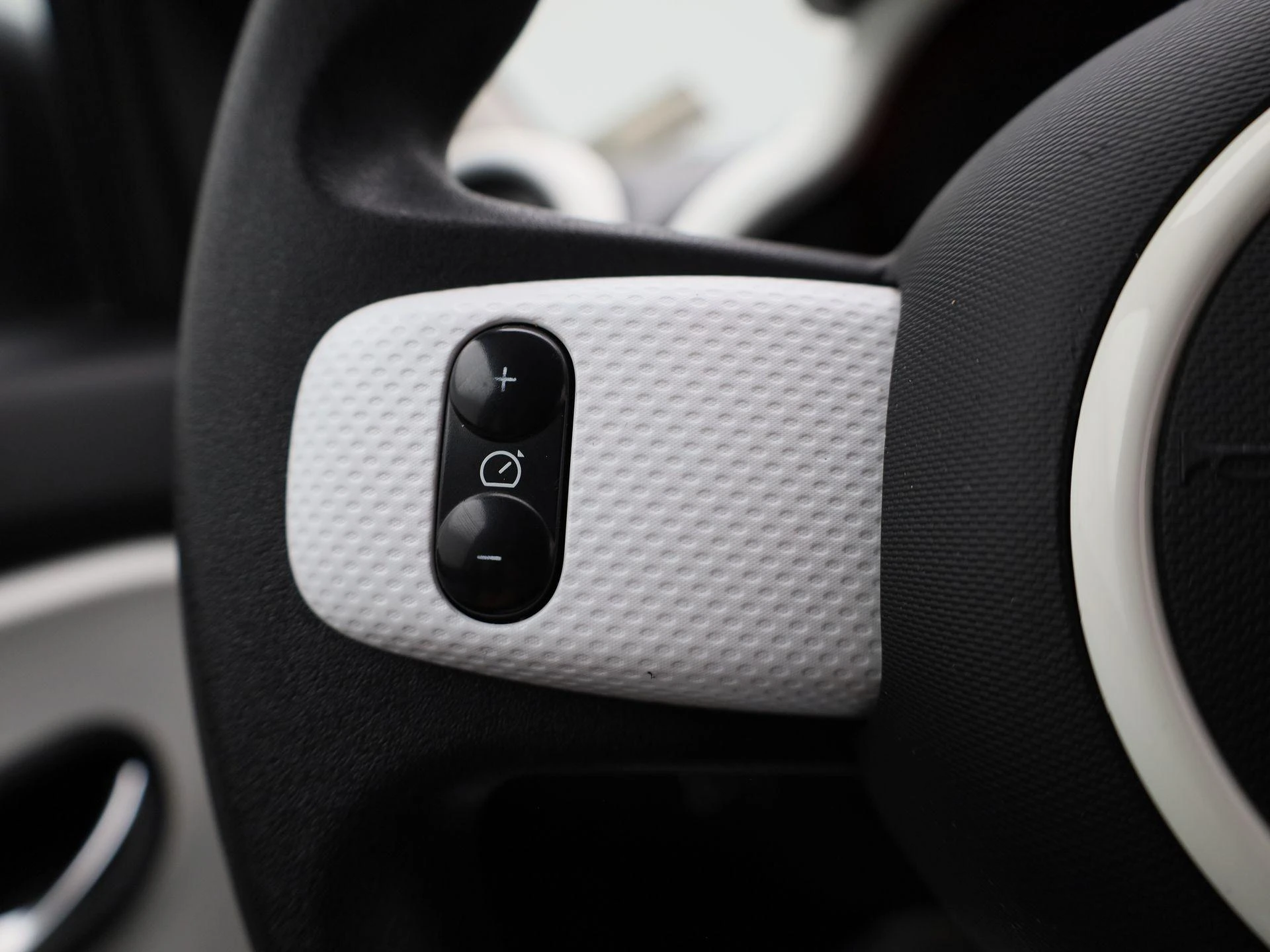 Renault-Twingo-image-17