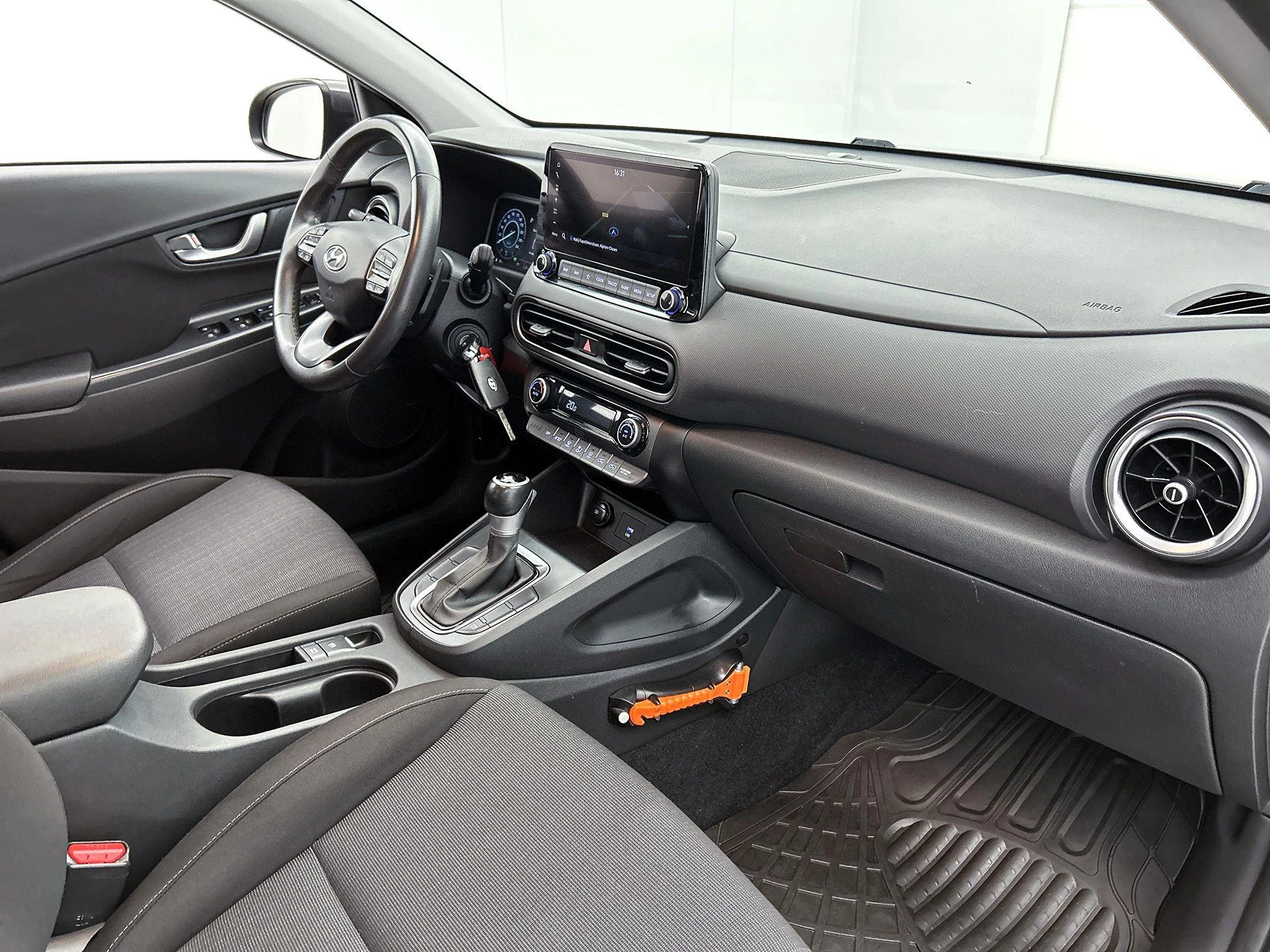 Hyundai-Kona-image-21
