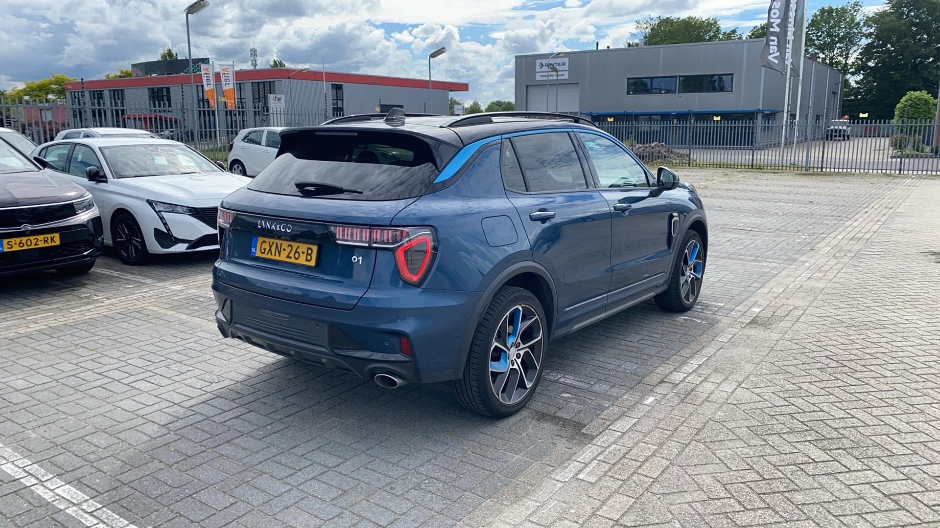 Lynk & Co 01
