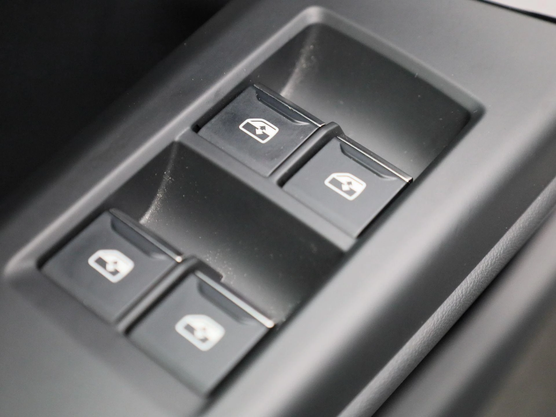 Audi-Q6 e-tron-image-40