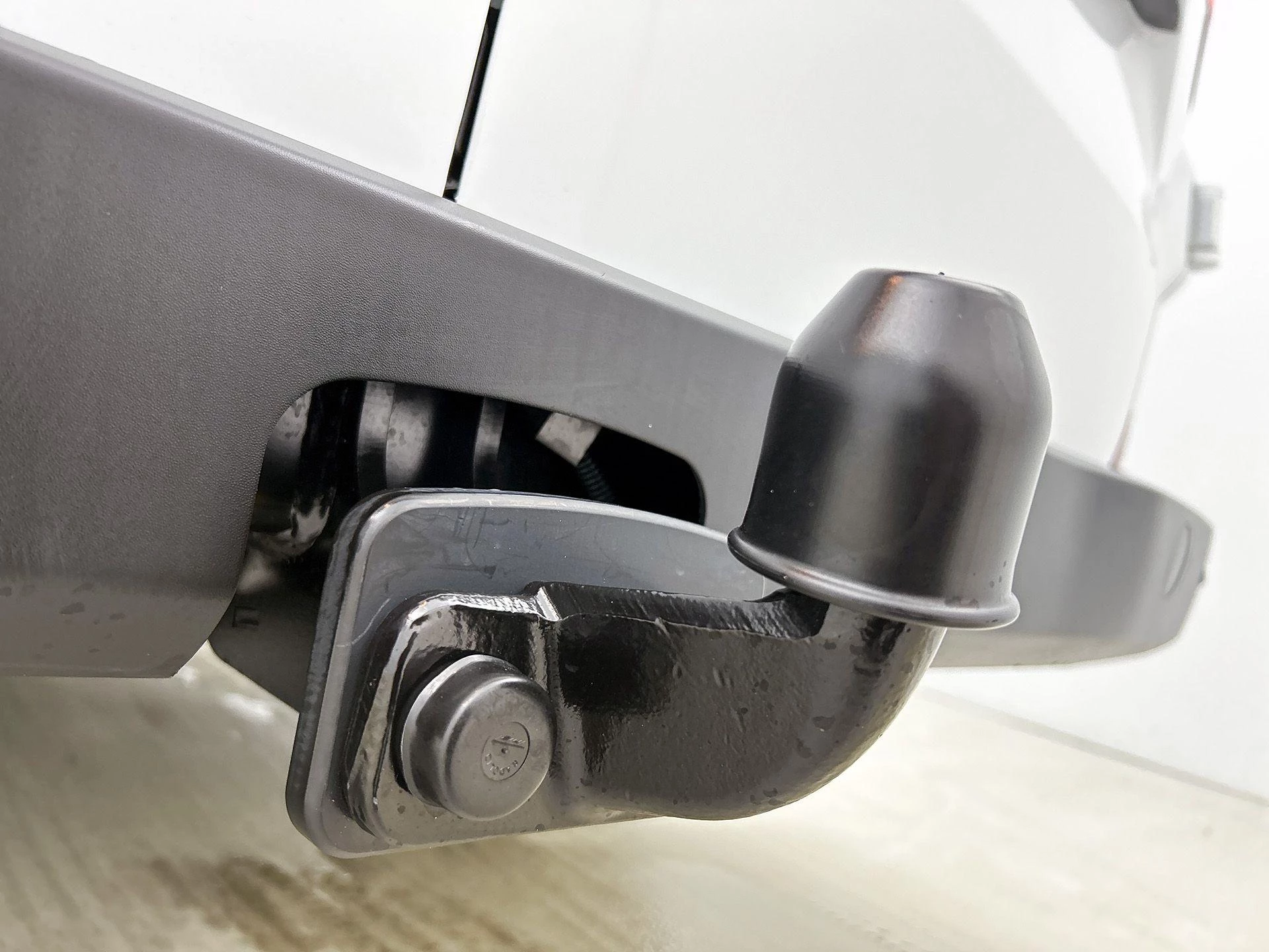 Volkswagen-e-Transporter-image-8