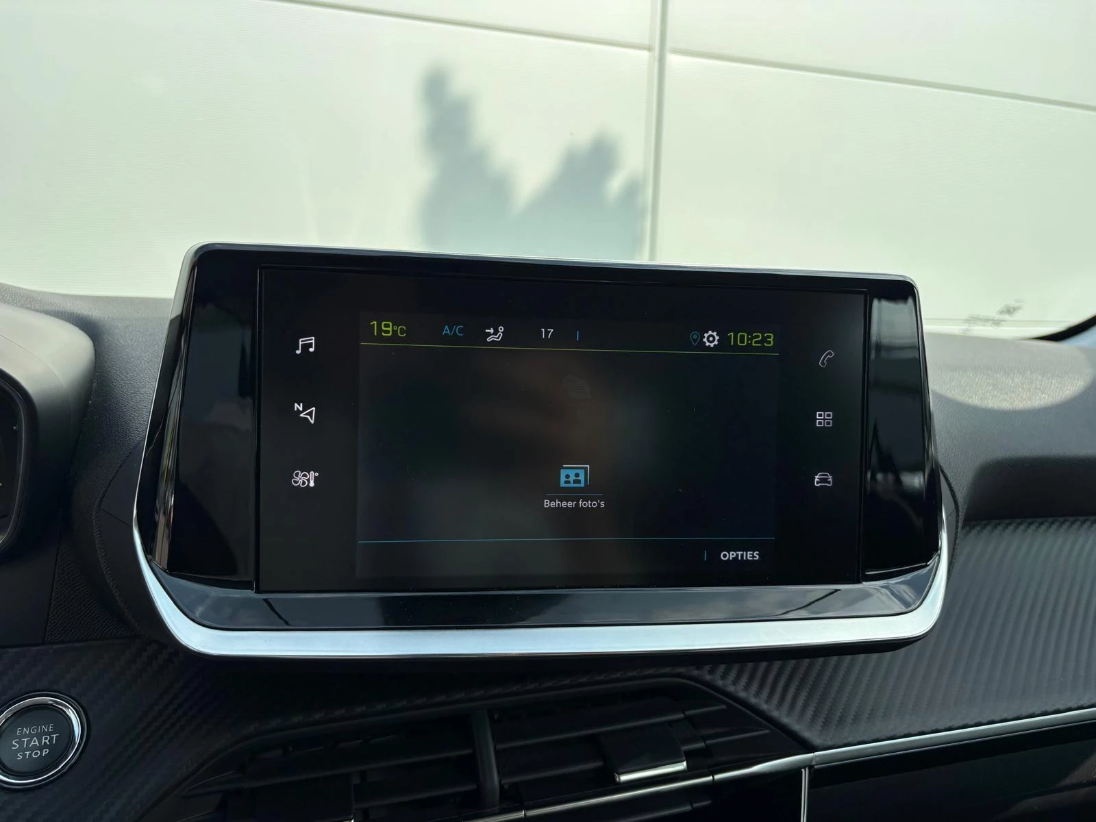 Peugeot-e-208-image-12