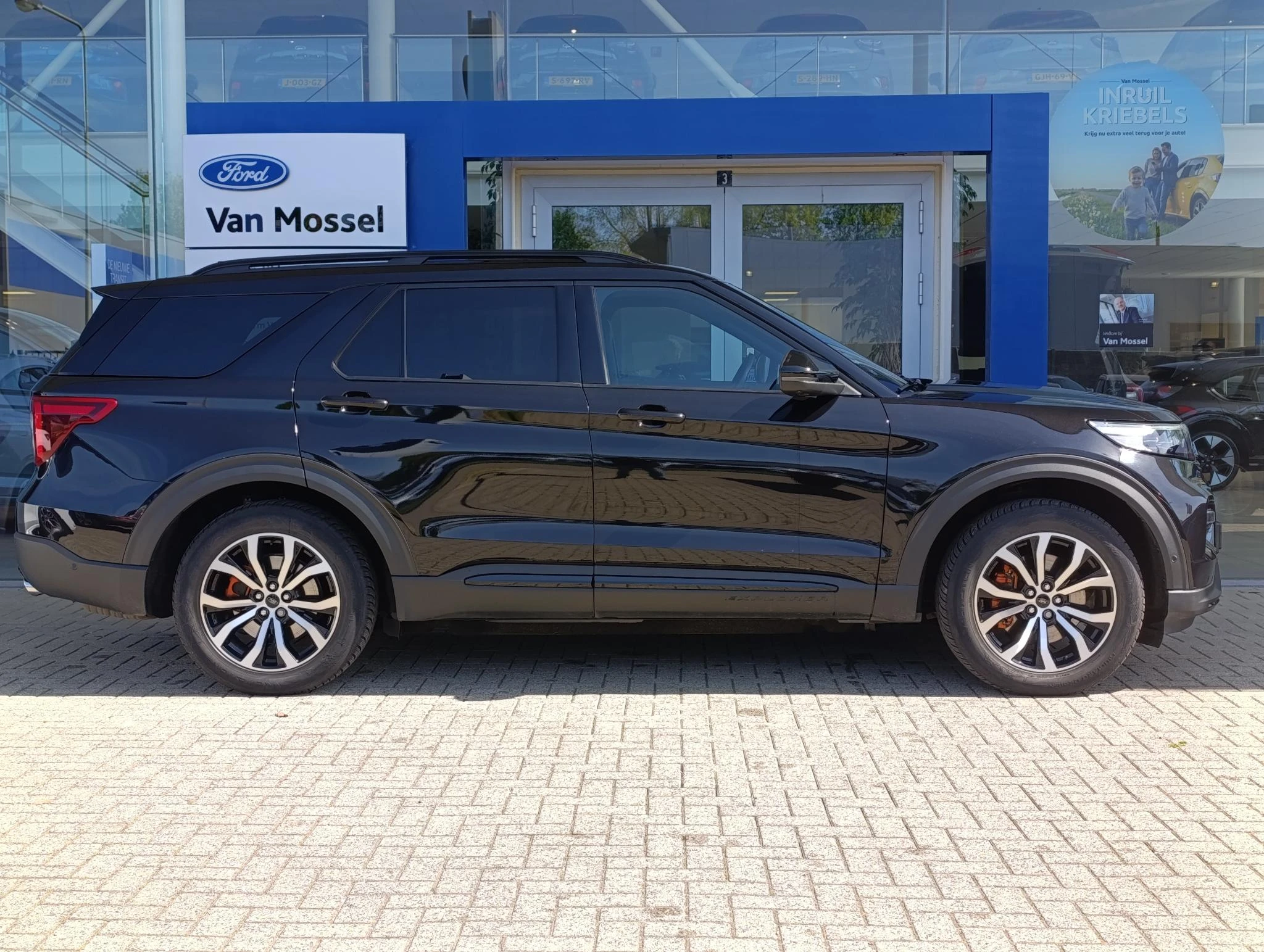Ford-Explorer-image-3