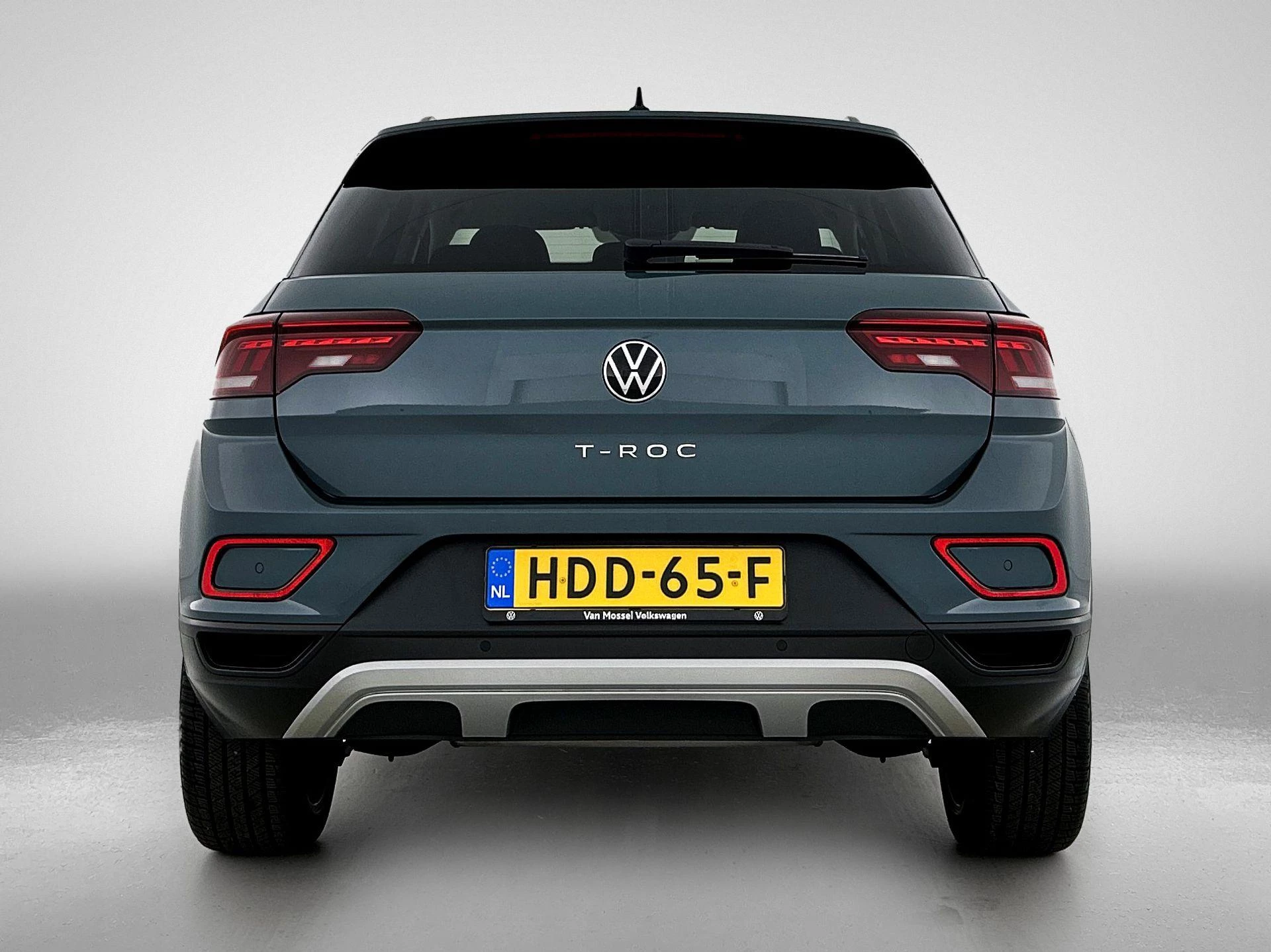 Volkswagen-T-Roc-image-2