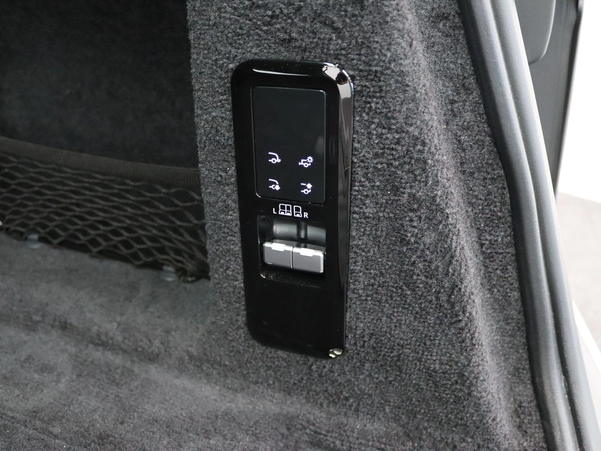 Land Rover-Range Rover Sport-image-34