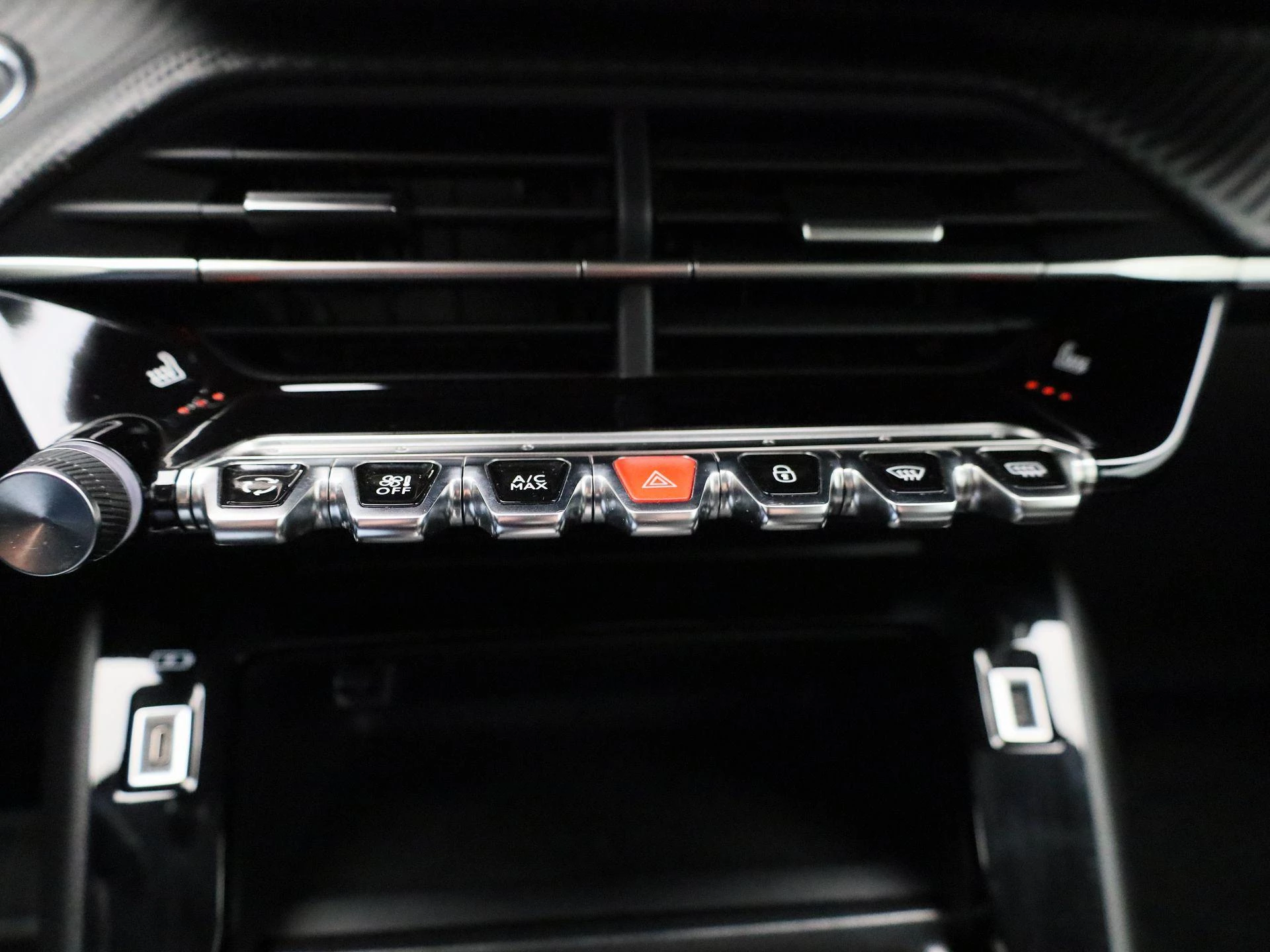 Peugeot-e-208-image-22