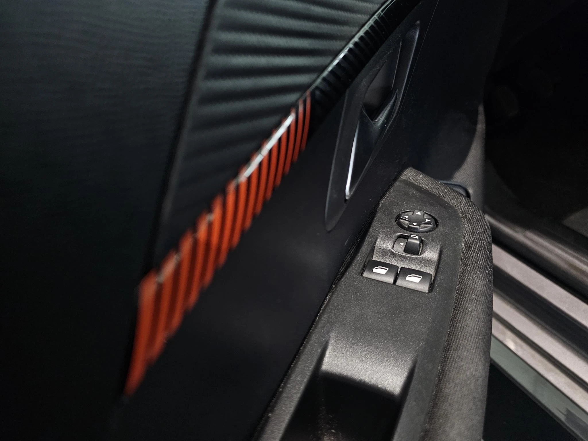 Peugeot-208-image-12