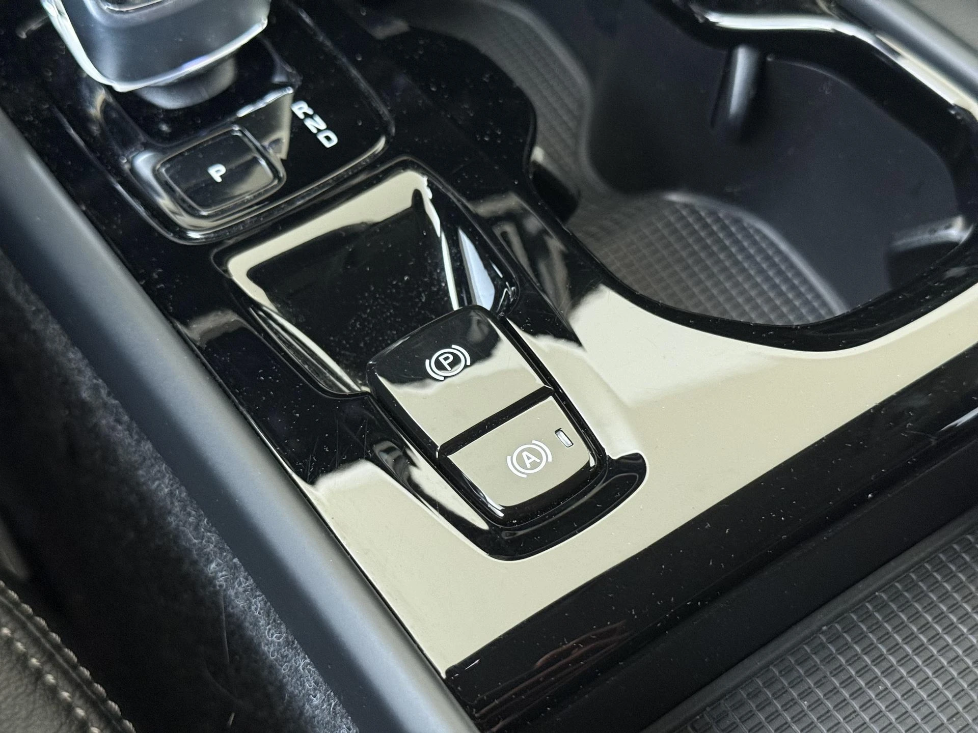 Volvo-XC40-image-20
