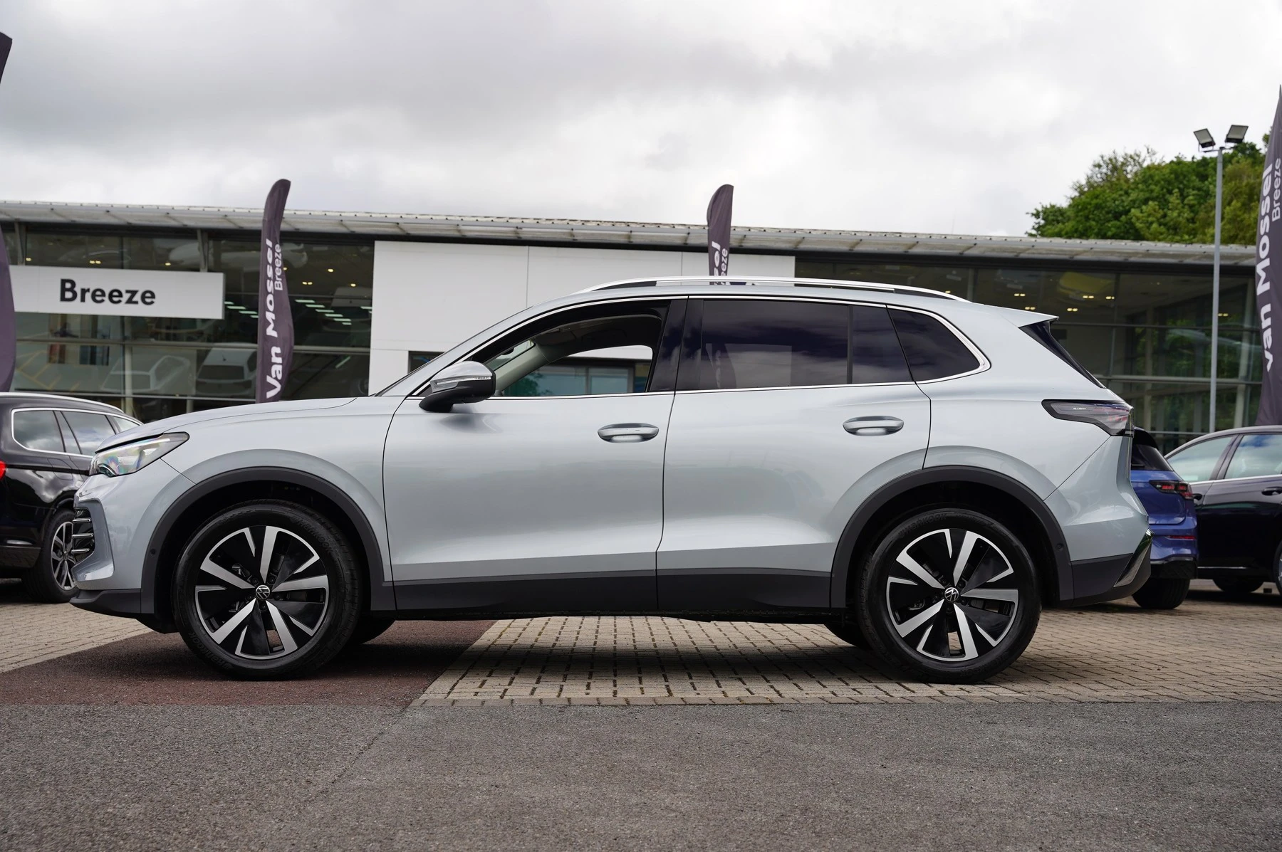 Volkswagen-Tiguan-image-15