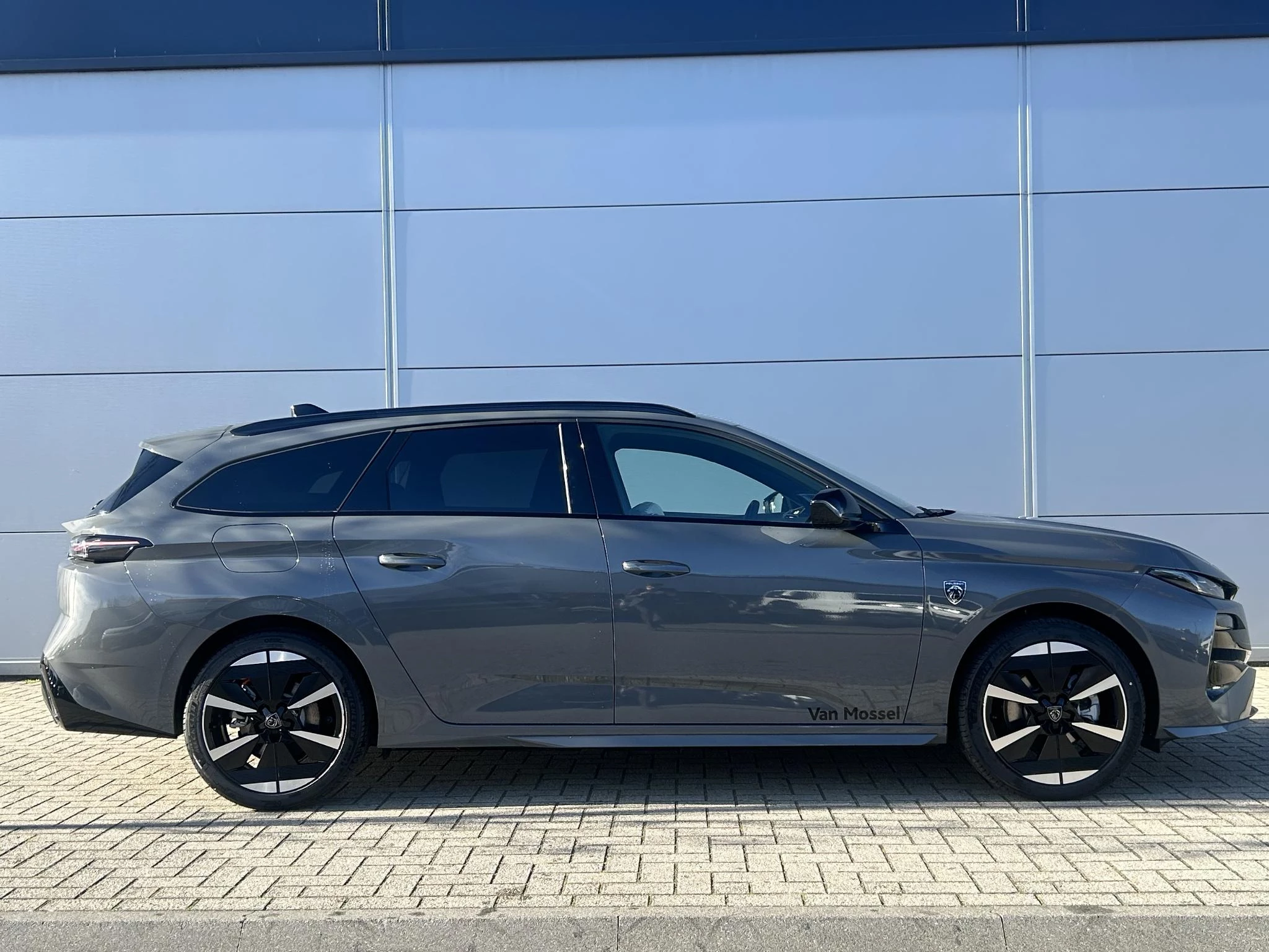 Peugeot-e-308-image-6