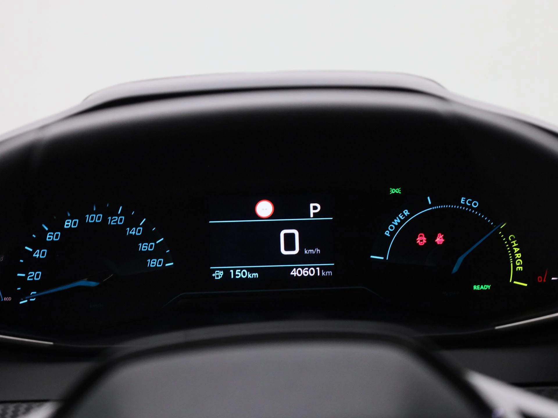 Peugeot e-2008 - 8
