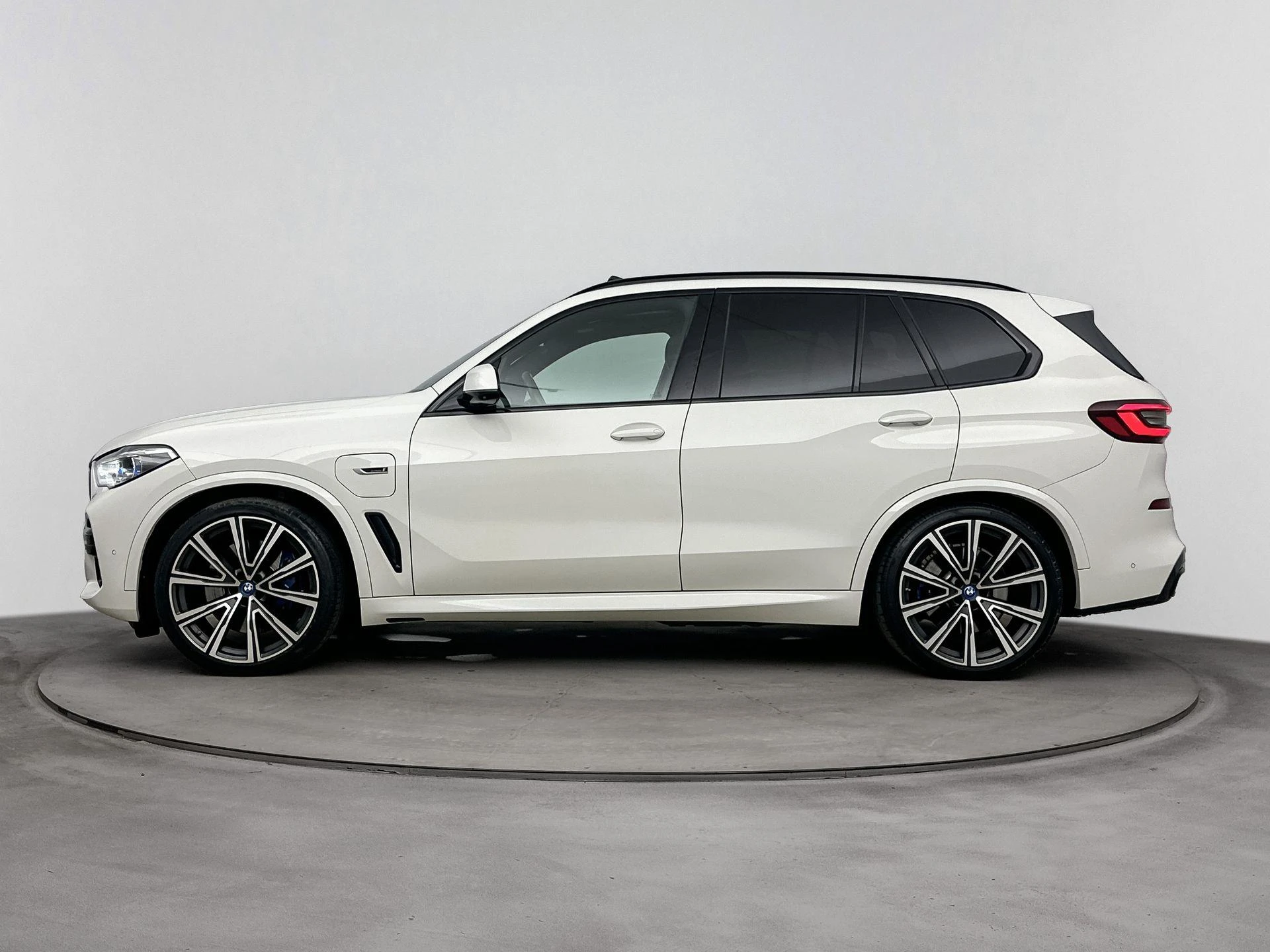 BMW-X5-image-1