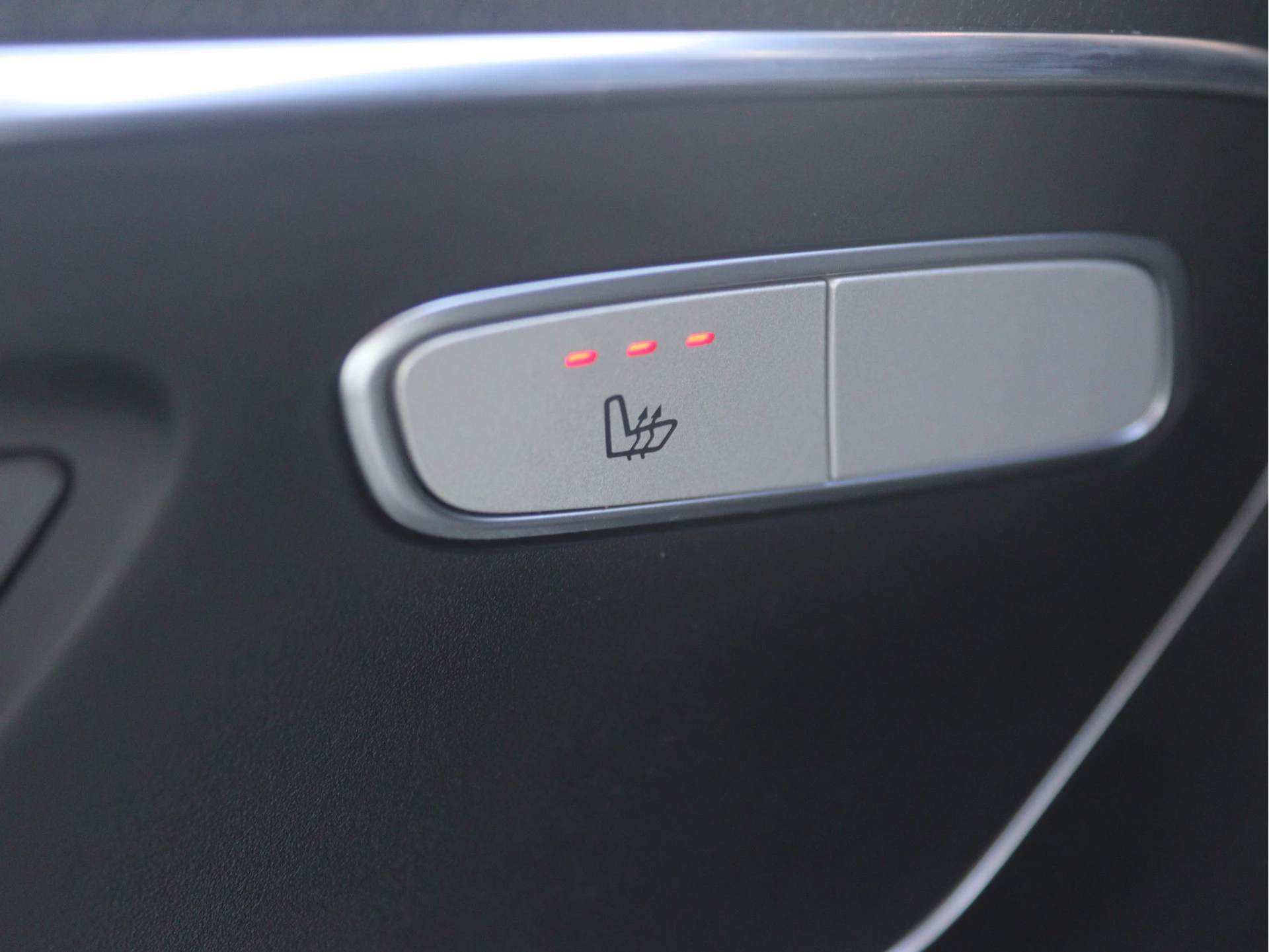 Mercedes-Benz-Vito-image-12