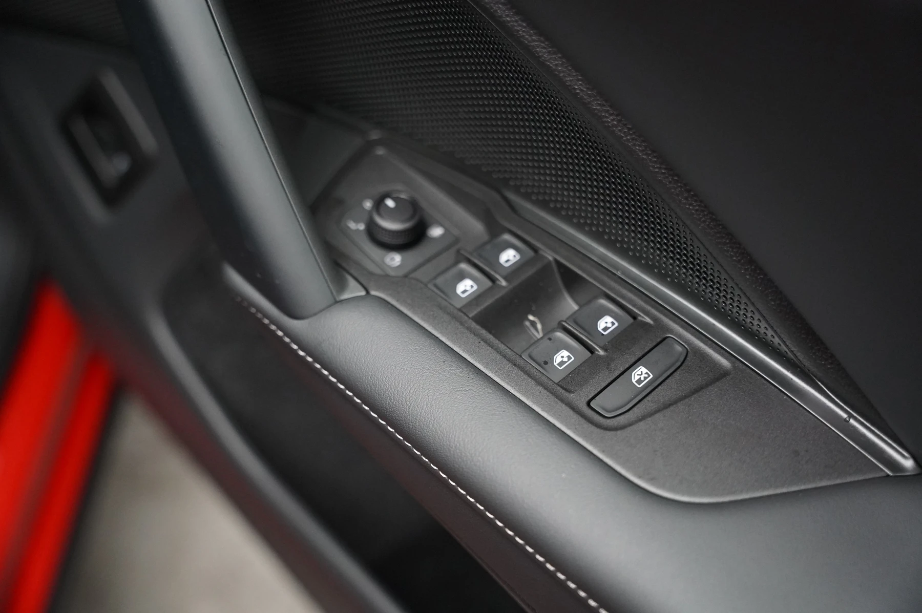 Volkswagen-Tiguan-image-21