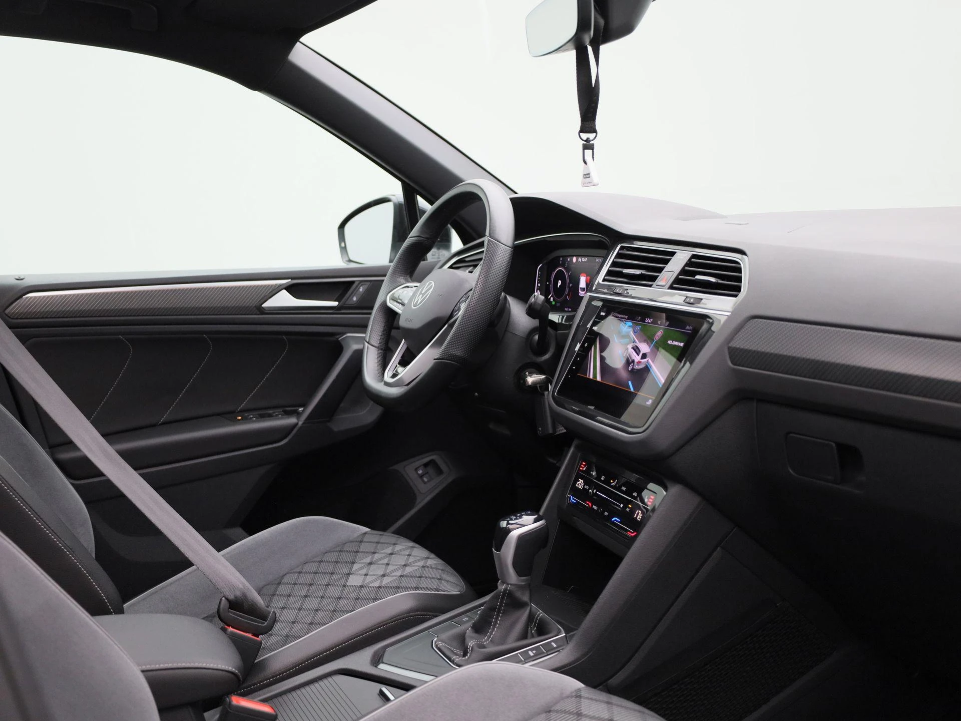 Volkswagen-Tiguan-image-36