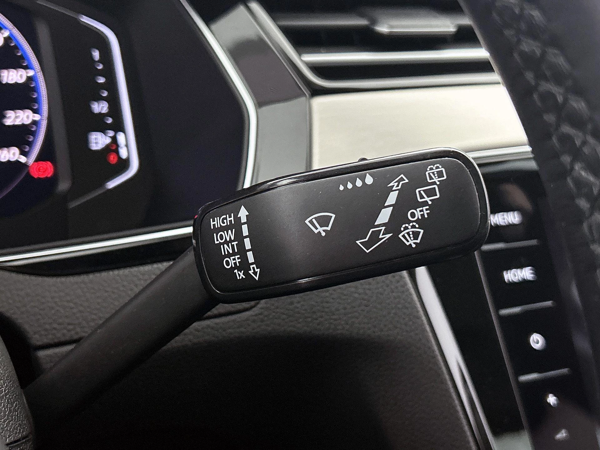 Volkswagen-Passat-image-11