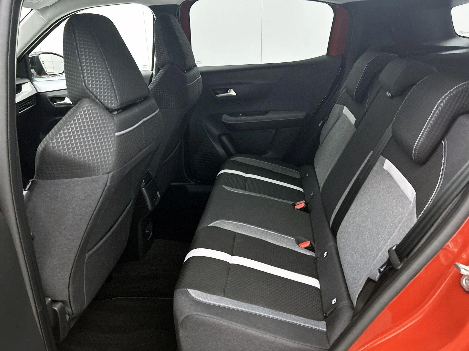 Opel-Frontera-image-26