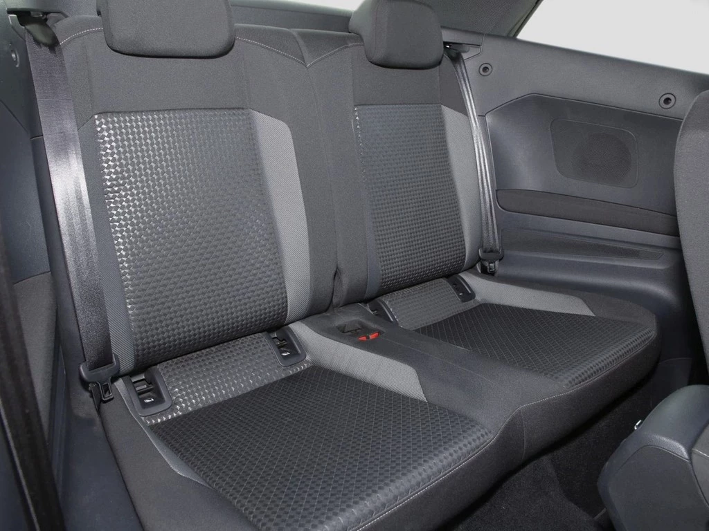 Volkswagen-T-Roc-image-12