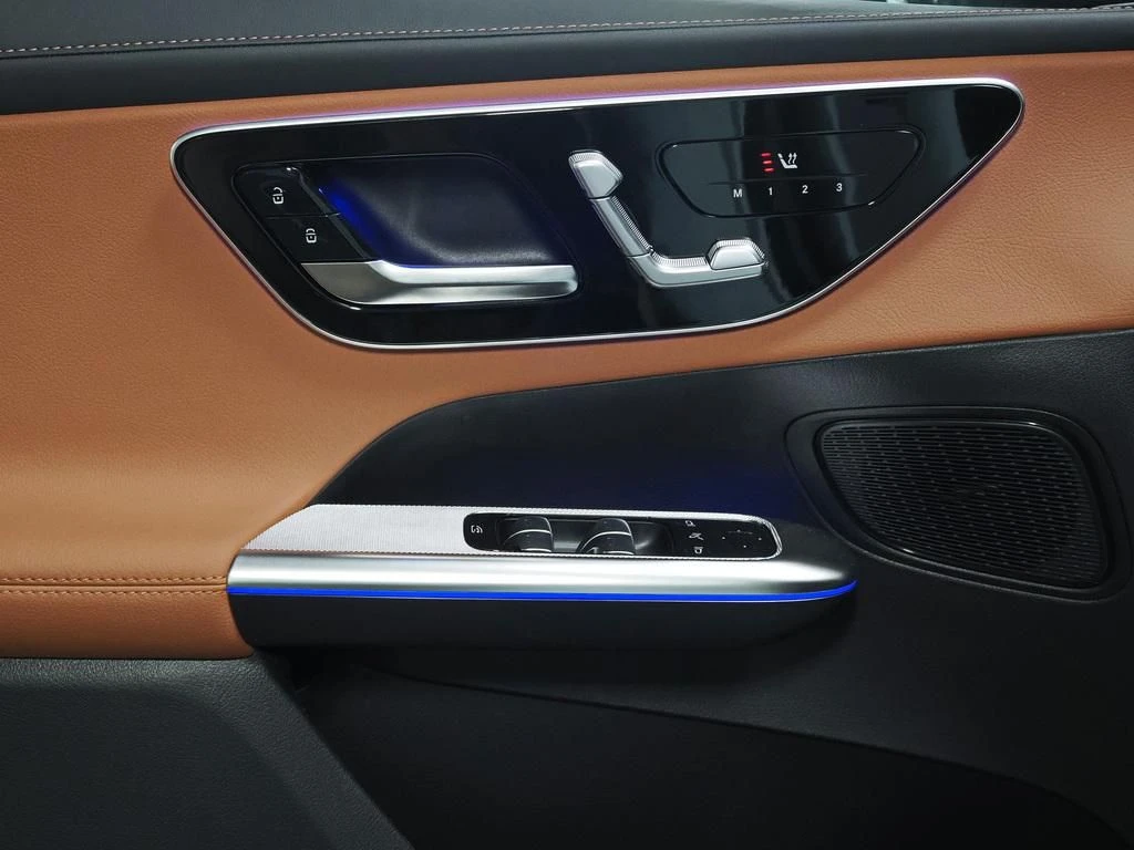 Mercedes-Benz-GLC 200 d-image-7