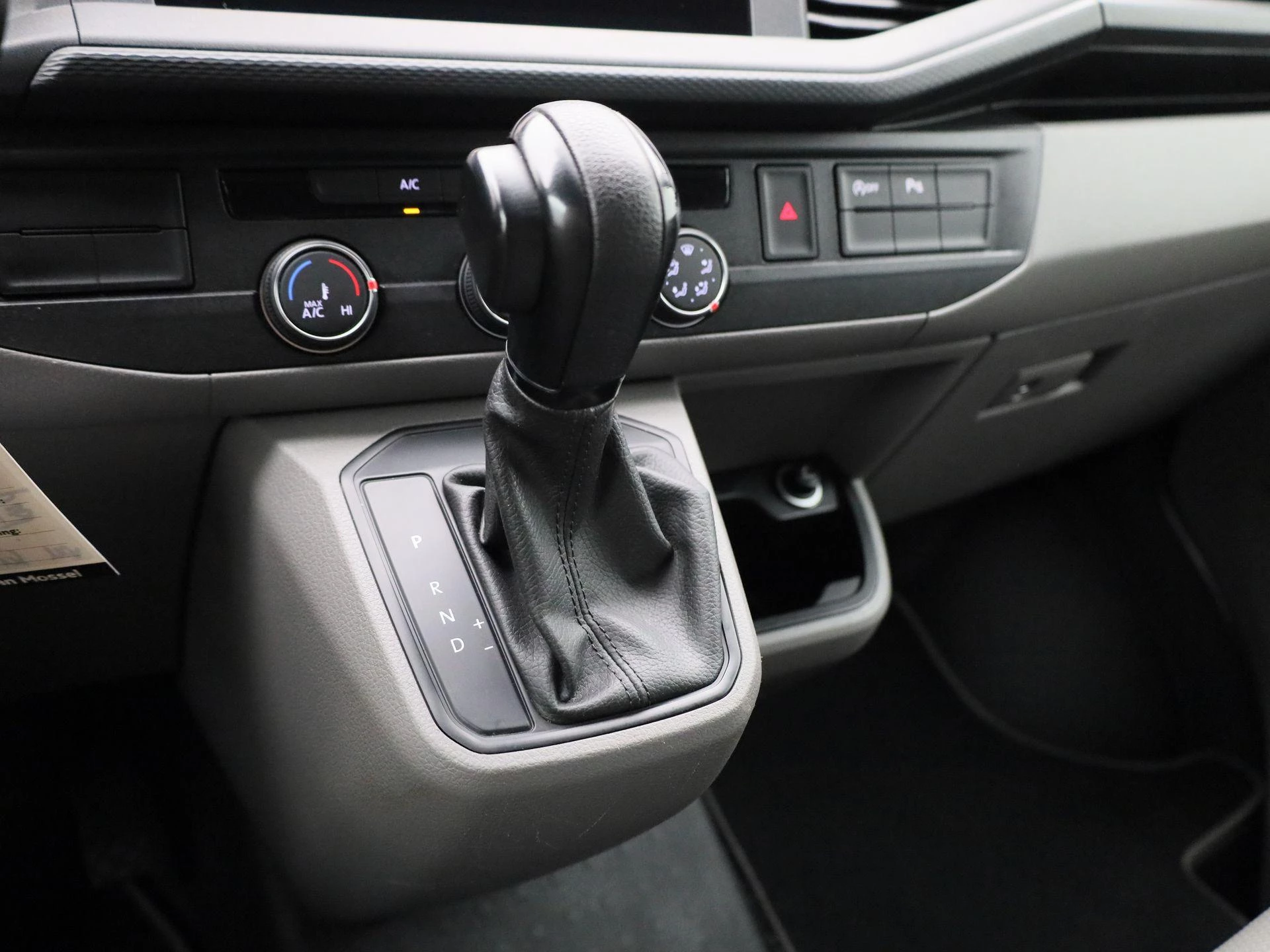 Volkswagen Transporter 2.0 TDI L2H1 204PK