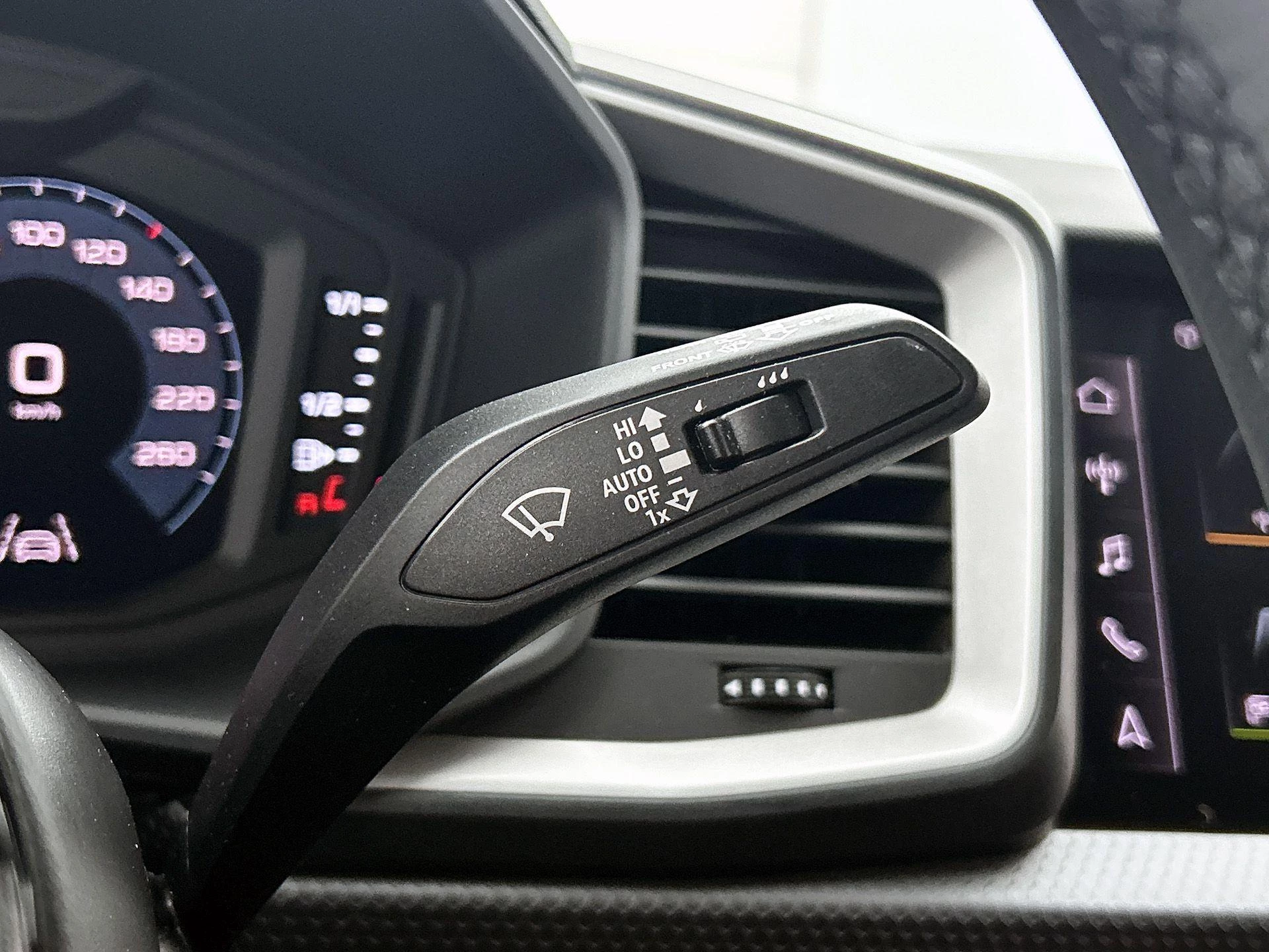 Audi-A1 Sportback-image-9