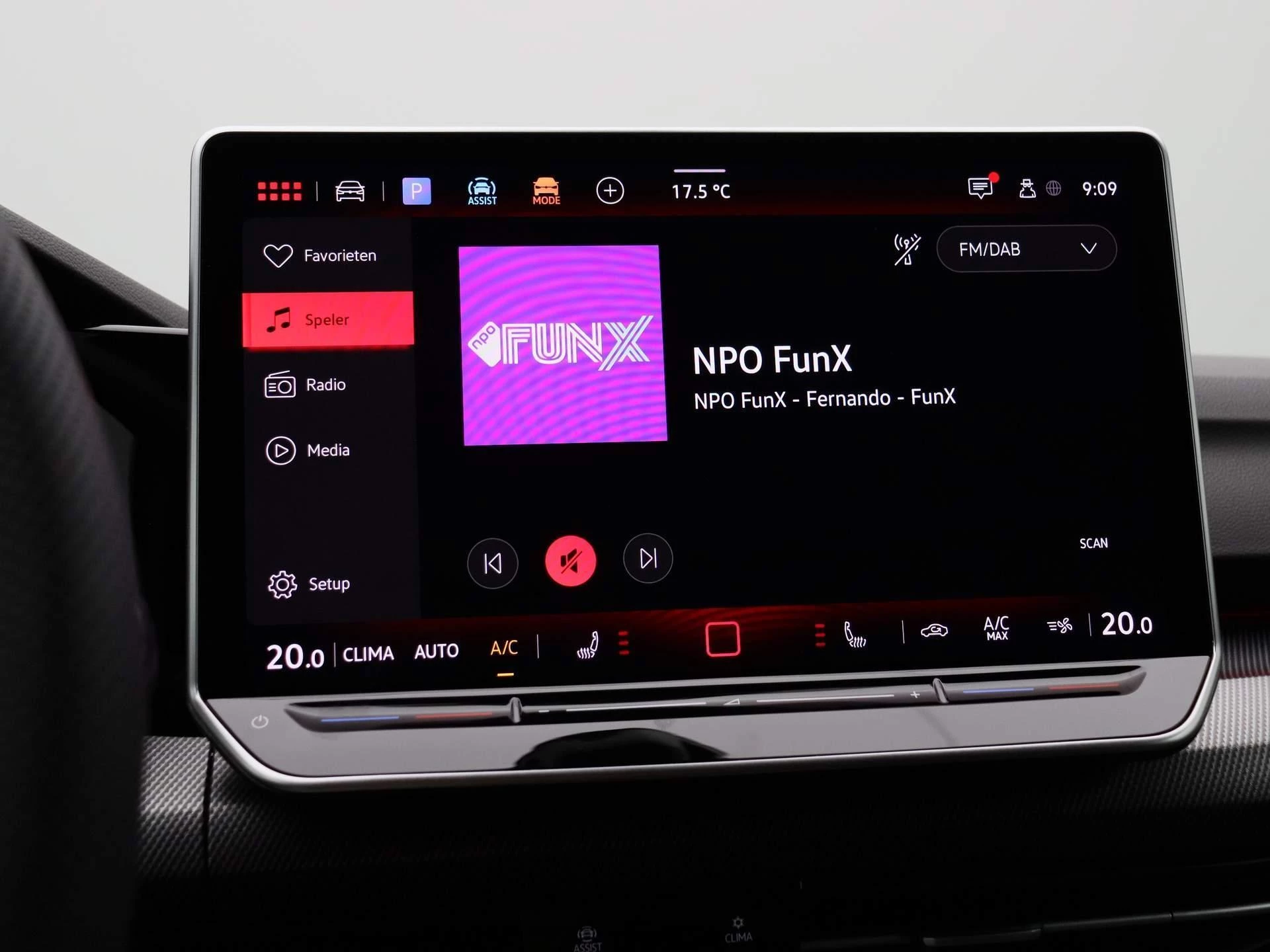 Volkswagen-Golf-image-16