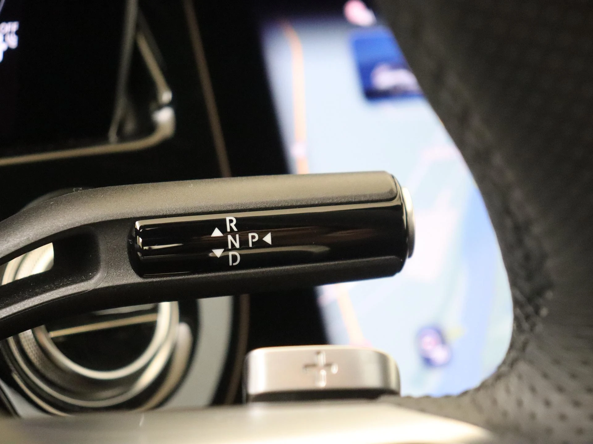 Mercedes-Benz-E-Klasse-image-14