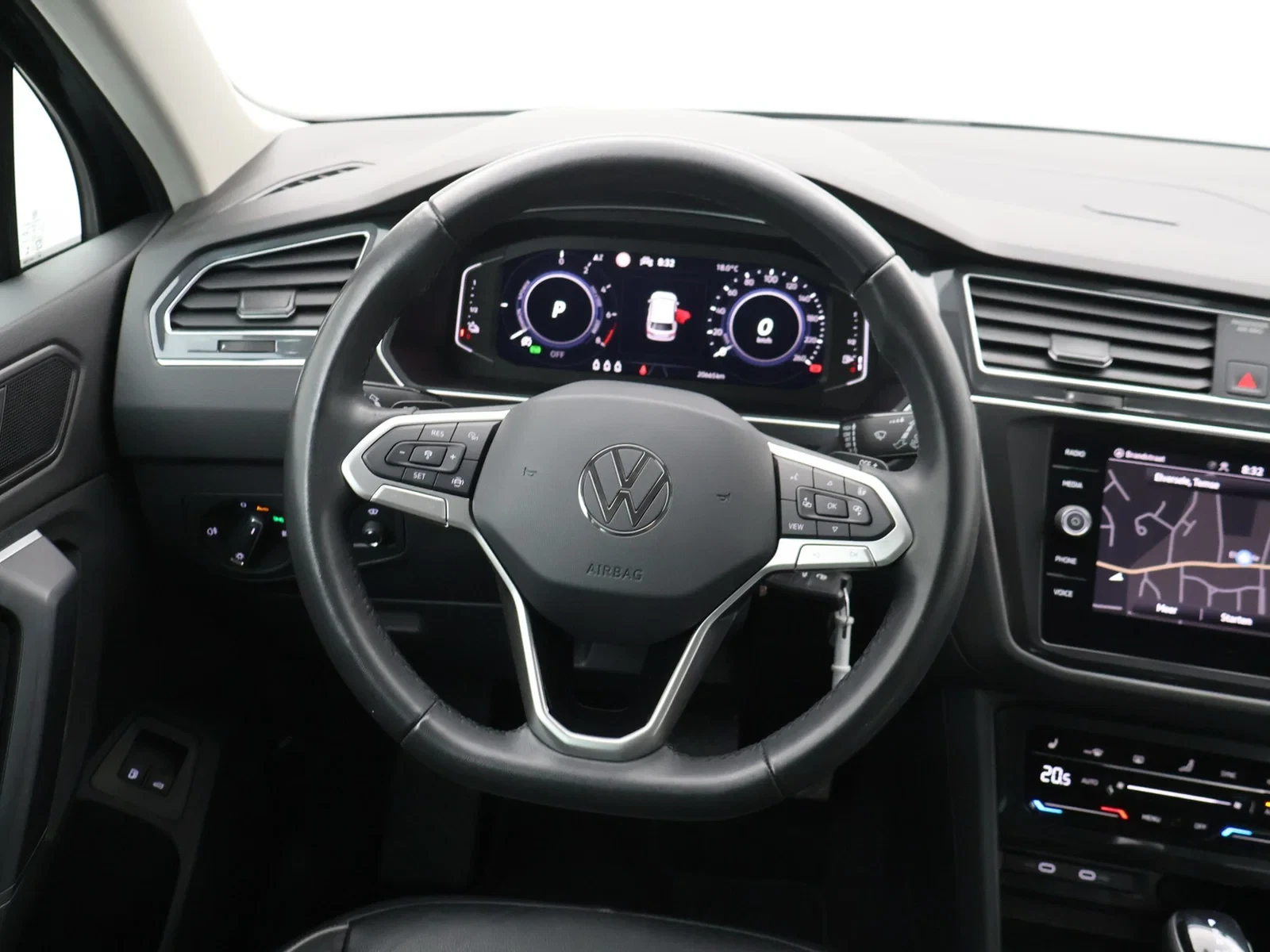 Volkswagen Tiguan eHybrid (PHEV) Tiguan Life Business 1.4TSI eHybrid PHEV 204PK *AUTOMAAT*TREKHAAK*LEDER*CAMERA*PDC*ACC*VIRTUAL COCKP