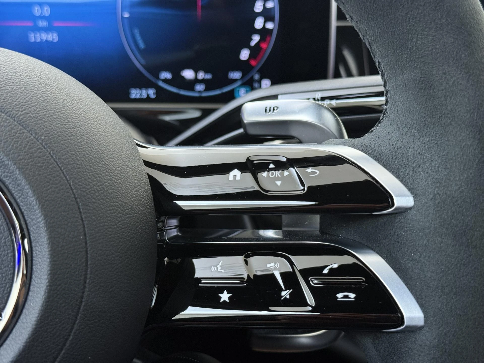 Mercedes-Benz-E-Klasse-image-12