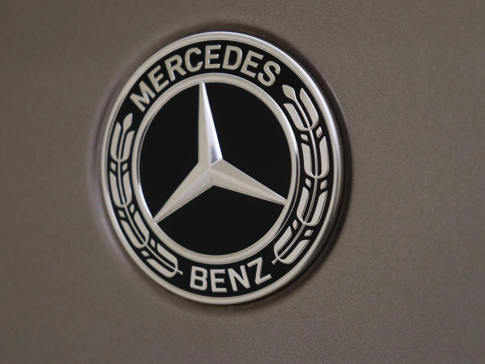 Mercedes-Benz-GLC-image-28