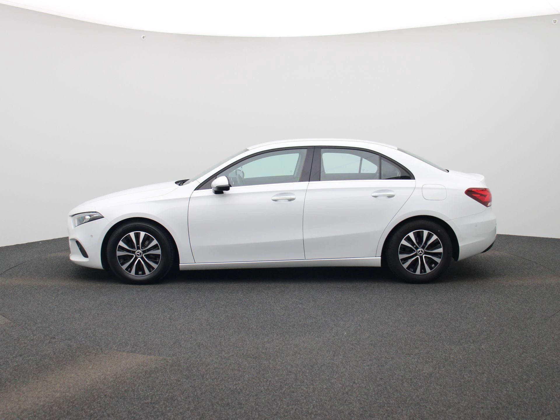 Mercedes-Benz A-Klasse Limousine A 180 Luxury Line