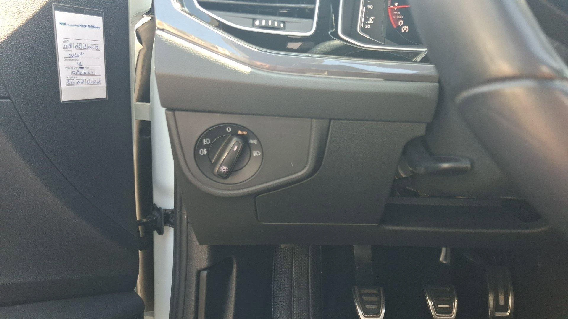 Volkswagen-Polo-image-16