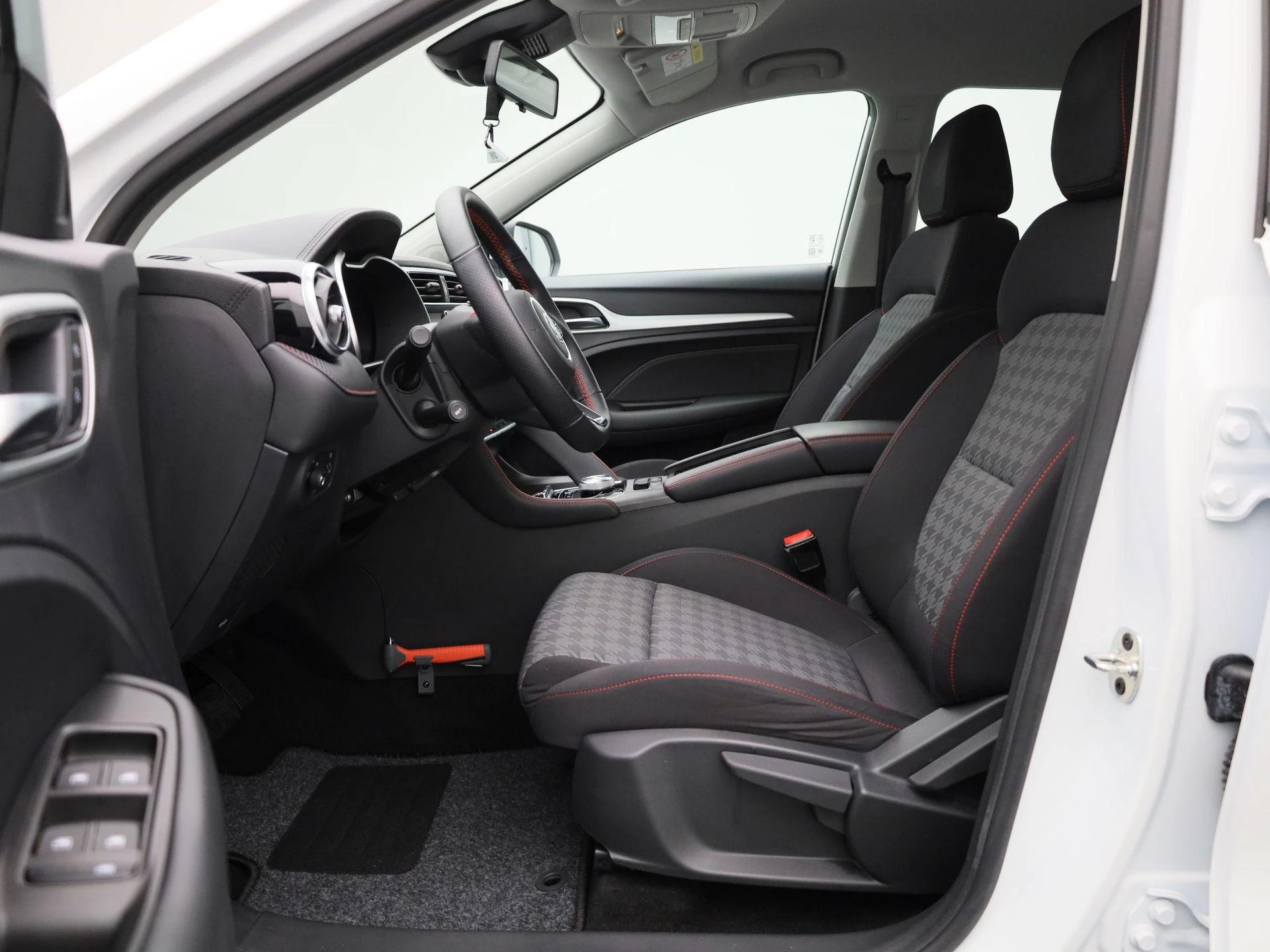 MG ZS EV - 11