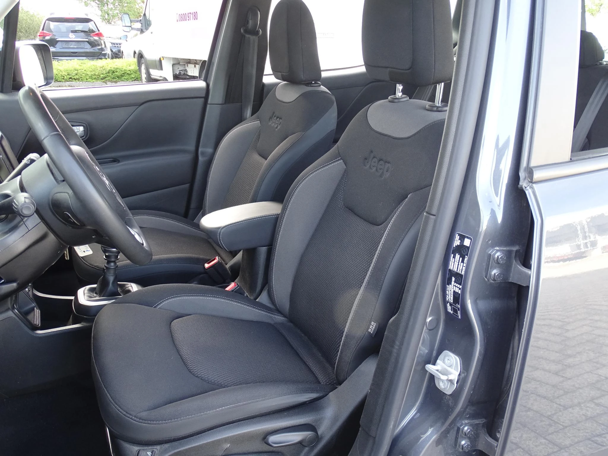 Jeep-Renegade-image-10