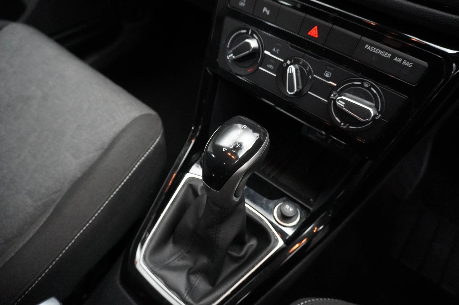 Volkswagen-T-Cross-image-21