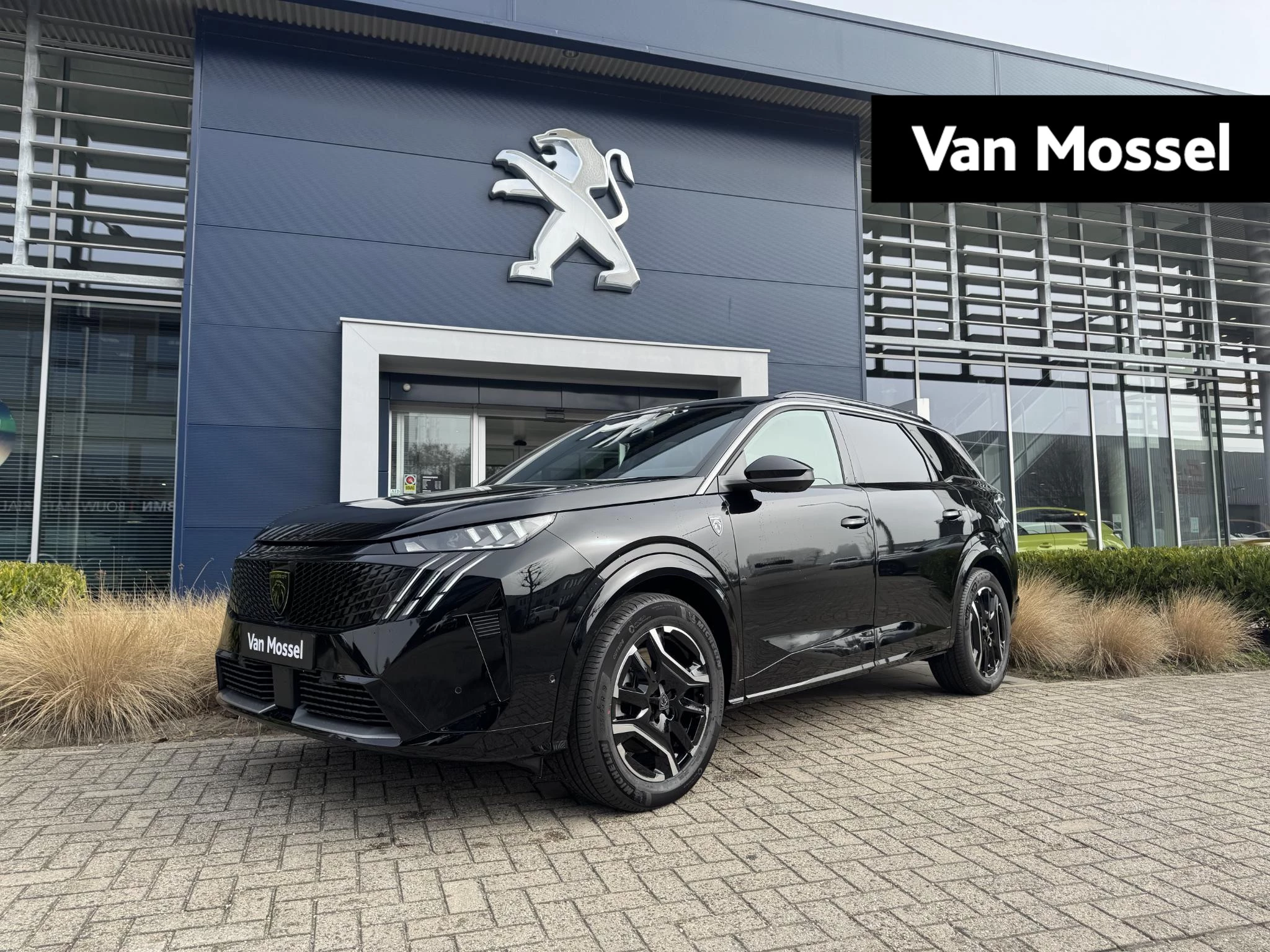 Peugeot-e-5008-image-0