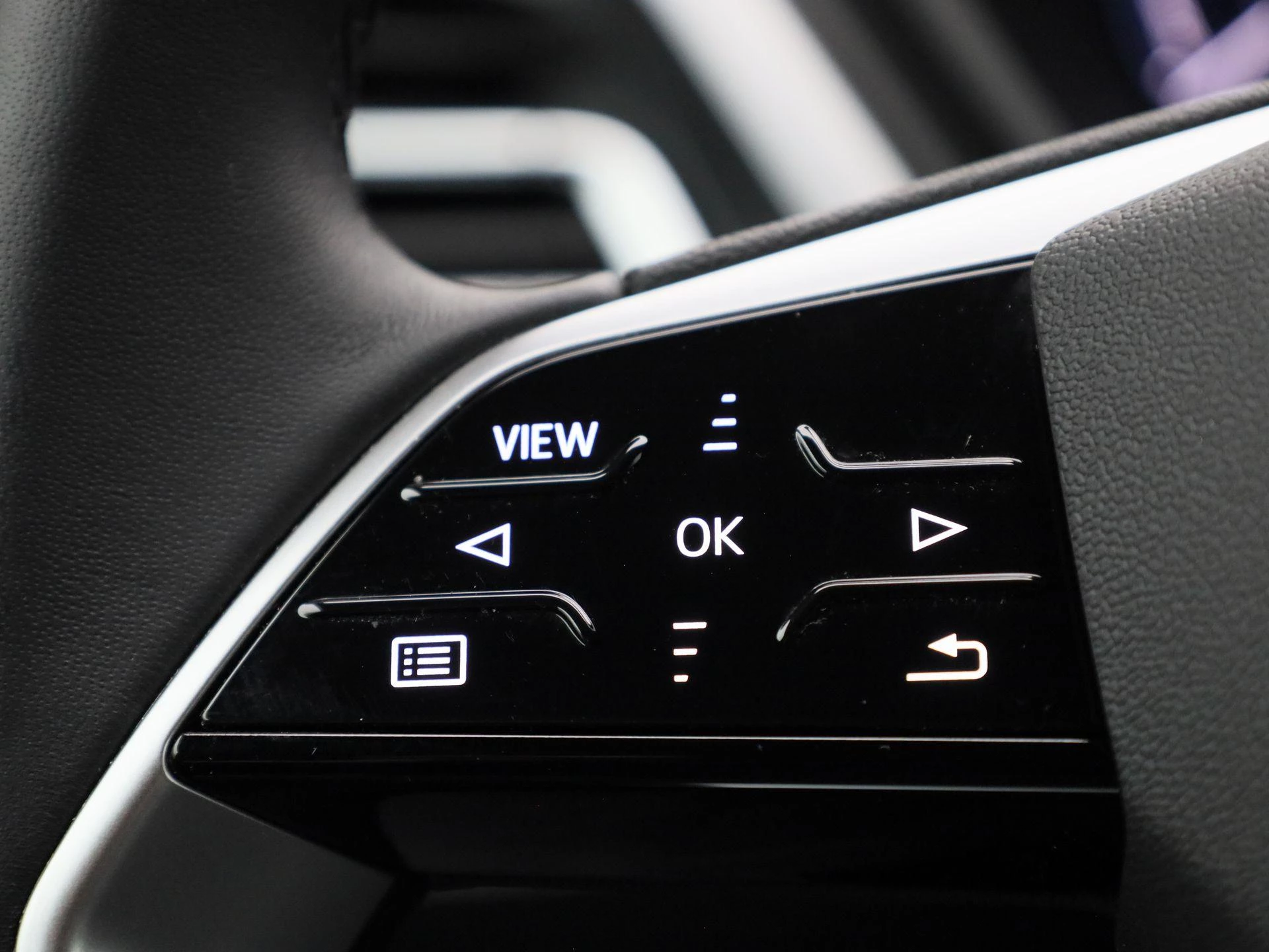 Audi-Q4 e-tron-image-18