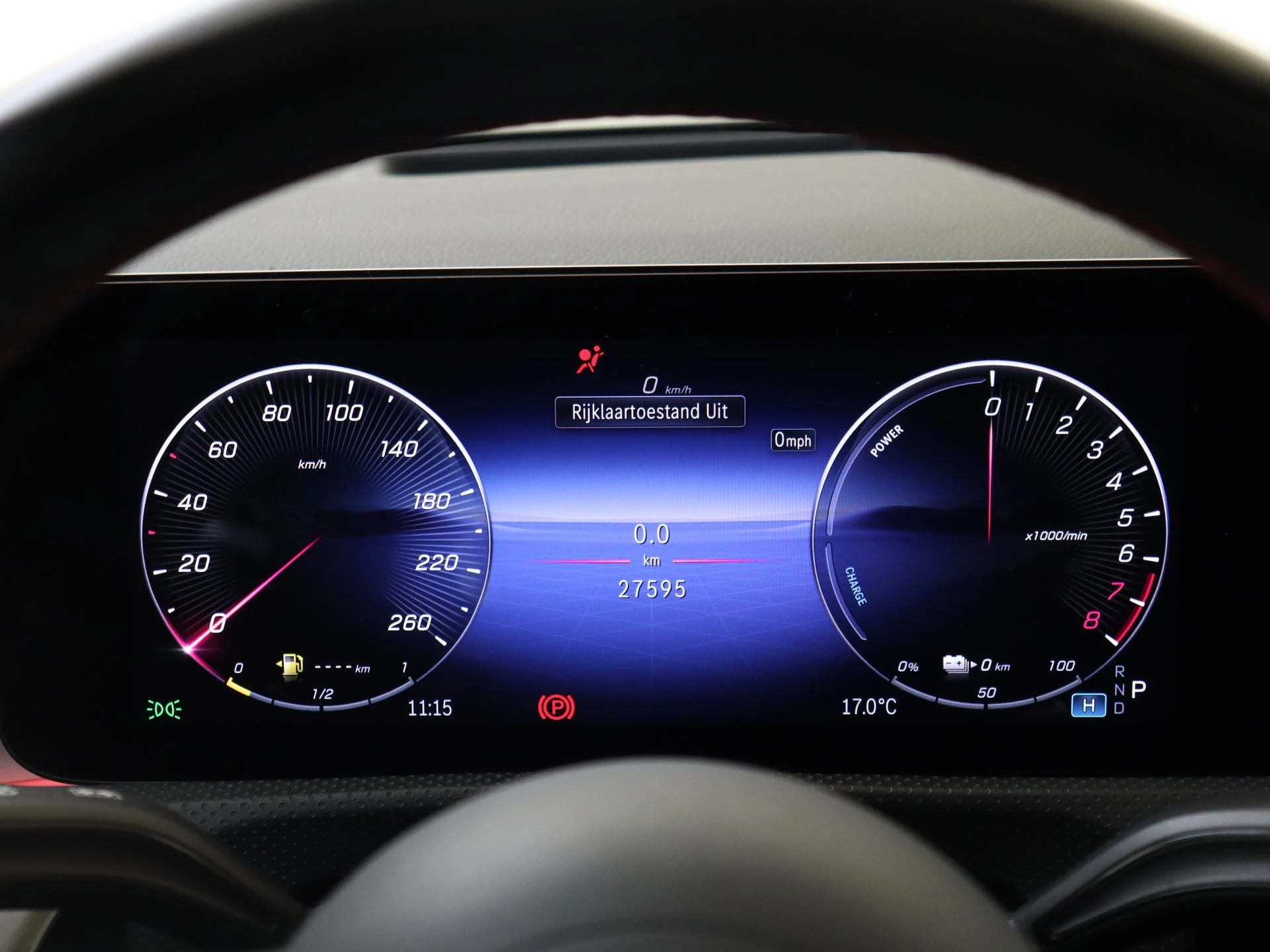 Mercedes-Benz-CLA-image-10
