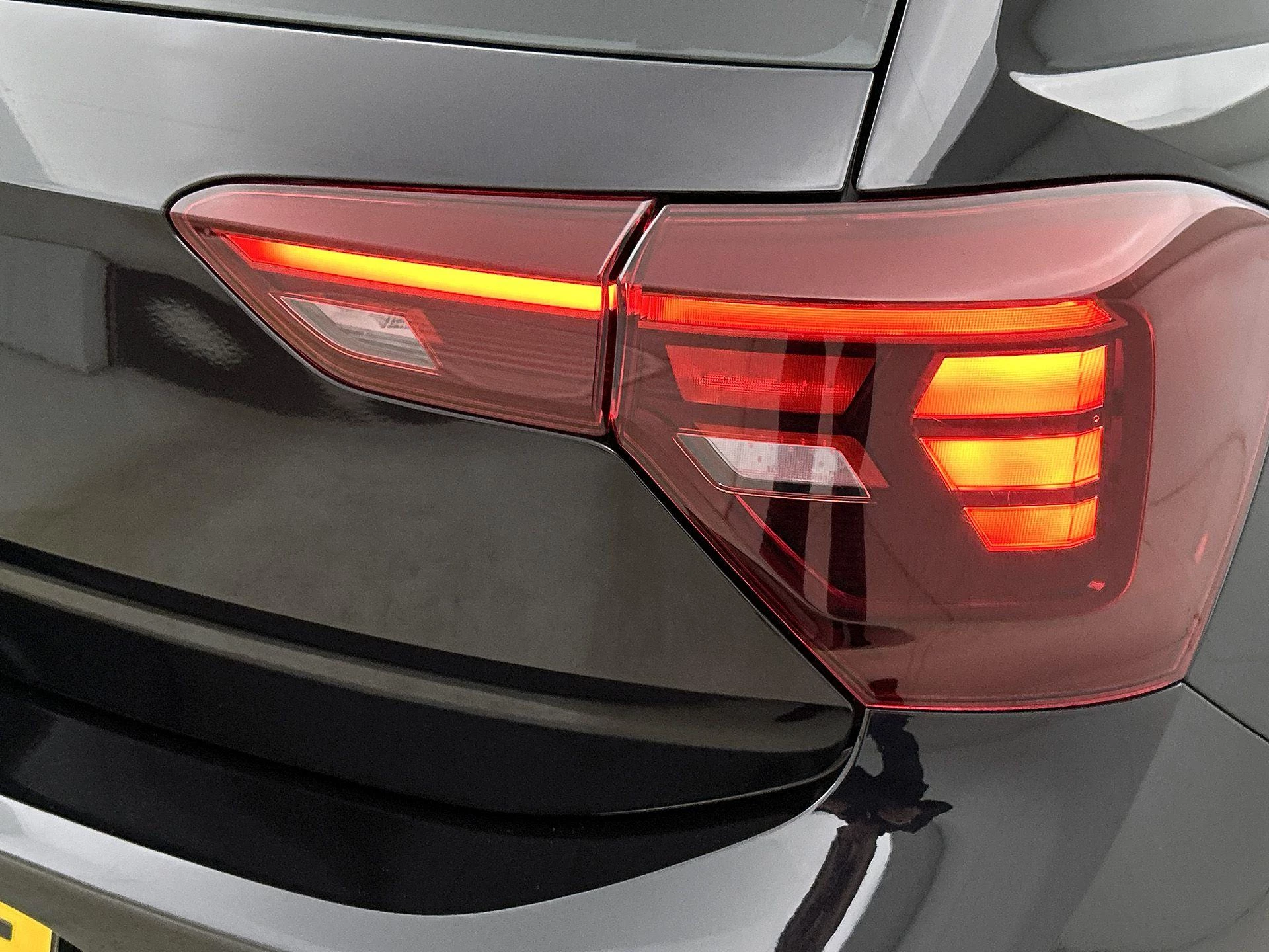 Volkswagen-Polo-image-22